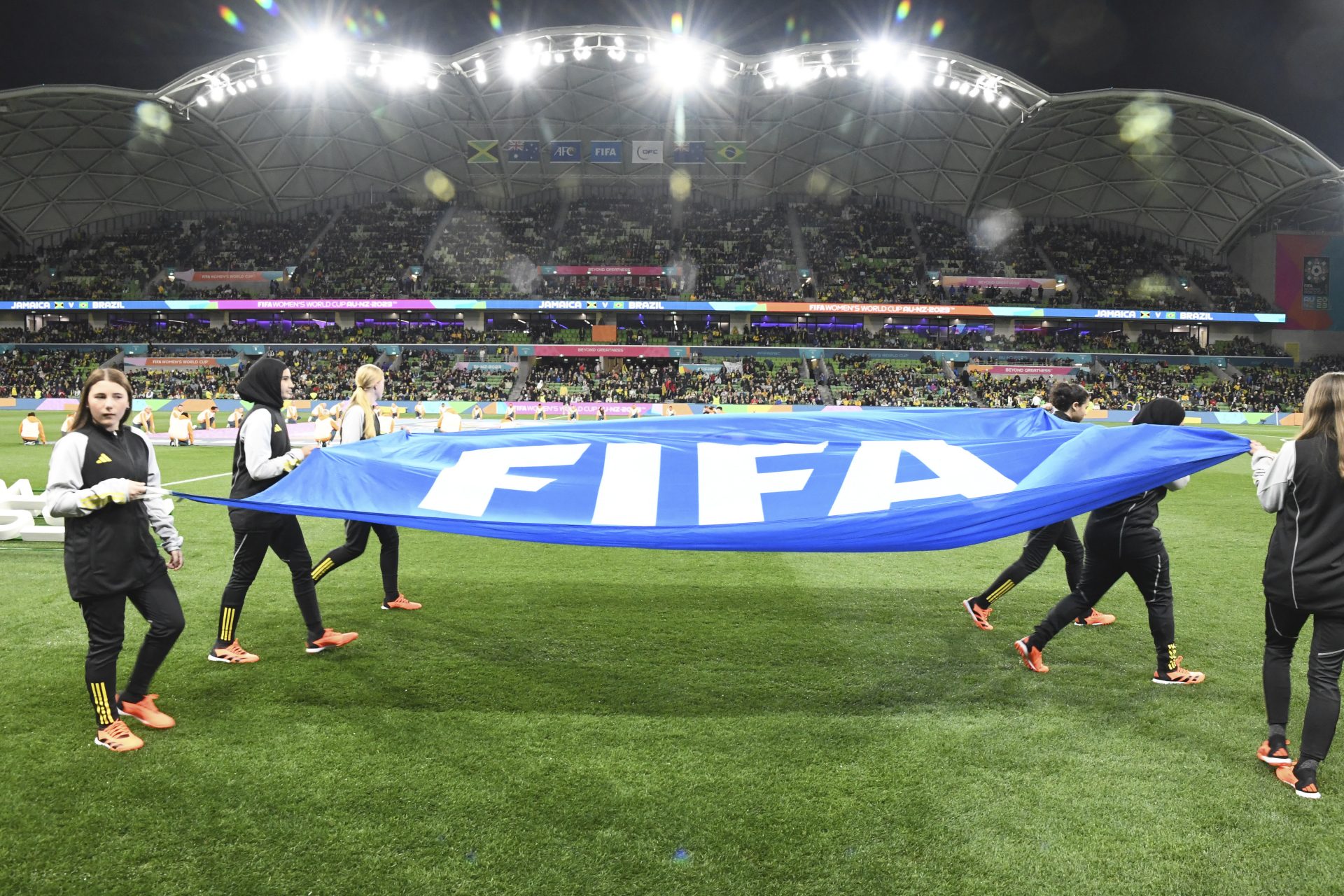 L'argent donné par la FIFA n'est pas suffisant