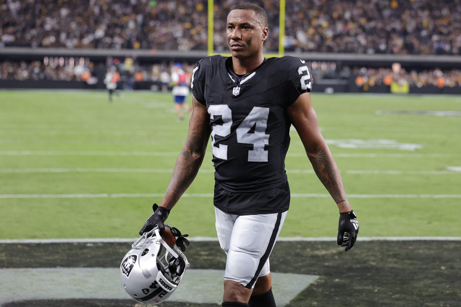 Raiders at Chargers: CB Marcus Peters