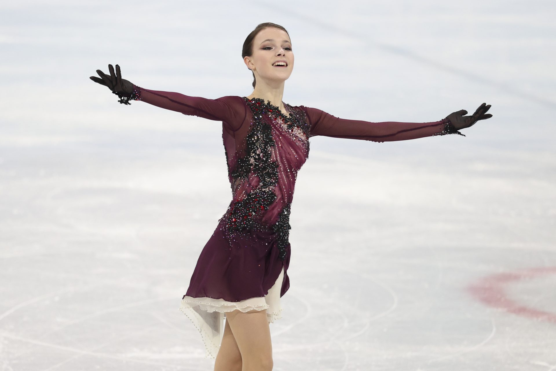 Retraitée à 19 ans ? Comment une maladie a mis en suspens la carrière de la championne de patinage artistique Anna Shcherbakova sur la glace