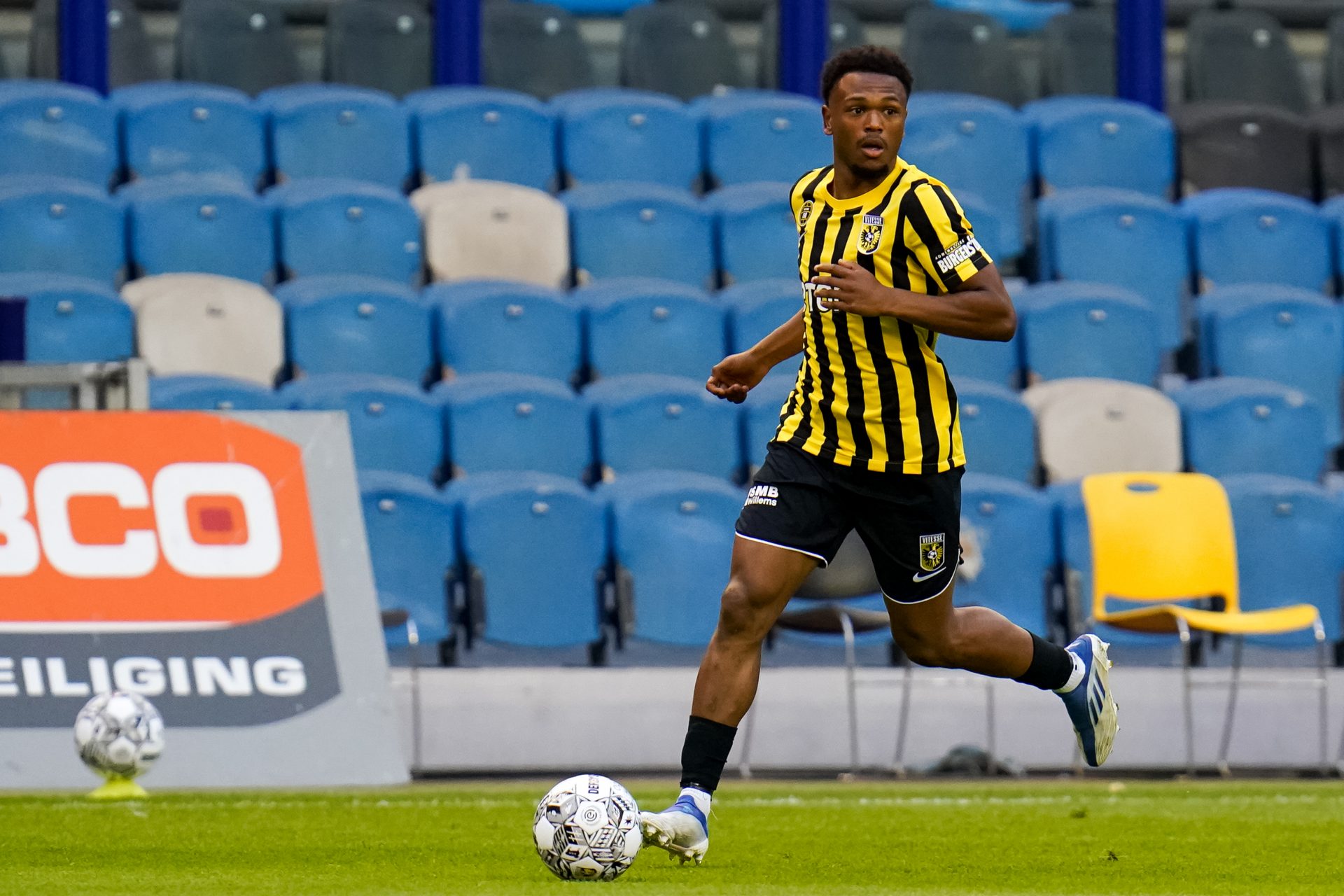 Loan spell with Vitesse