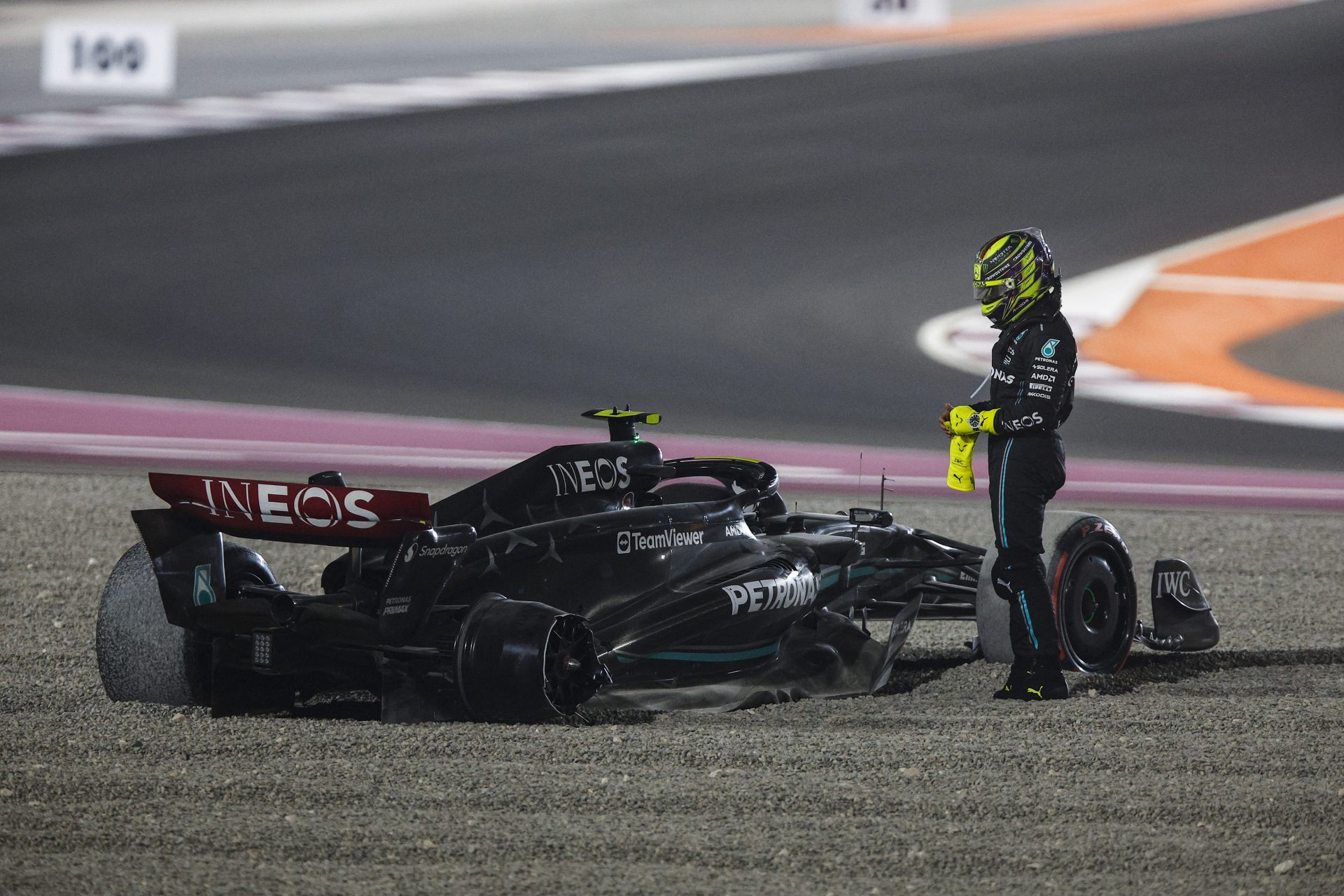 F1カタールGP決勝：メルセデスチームの「同士討ち」におわる