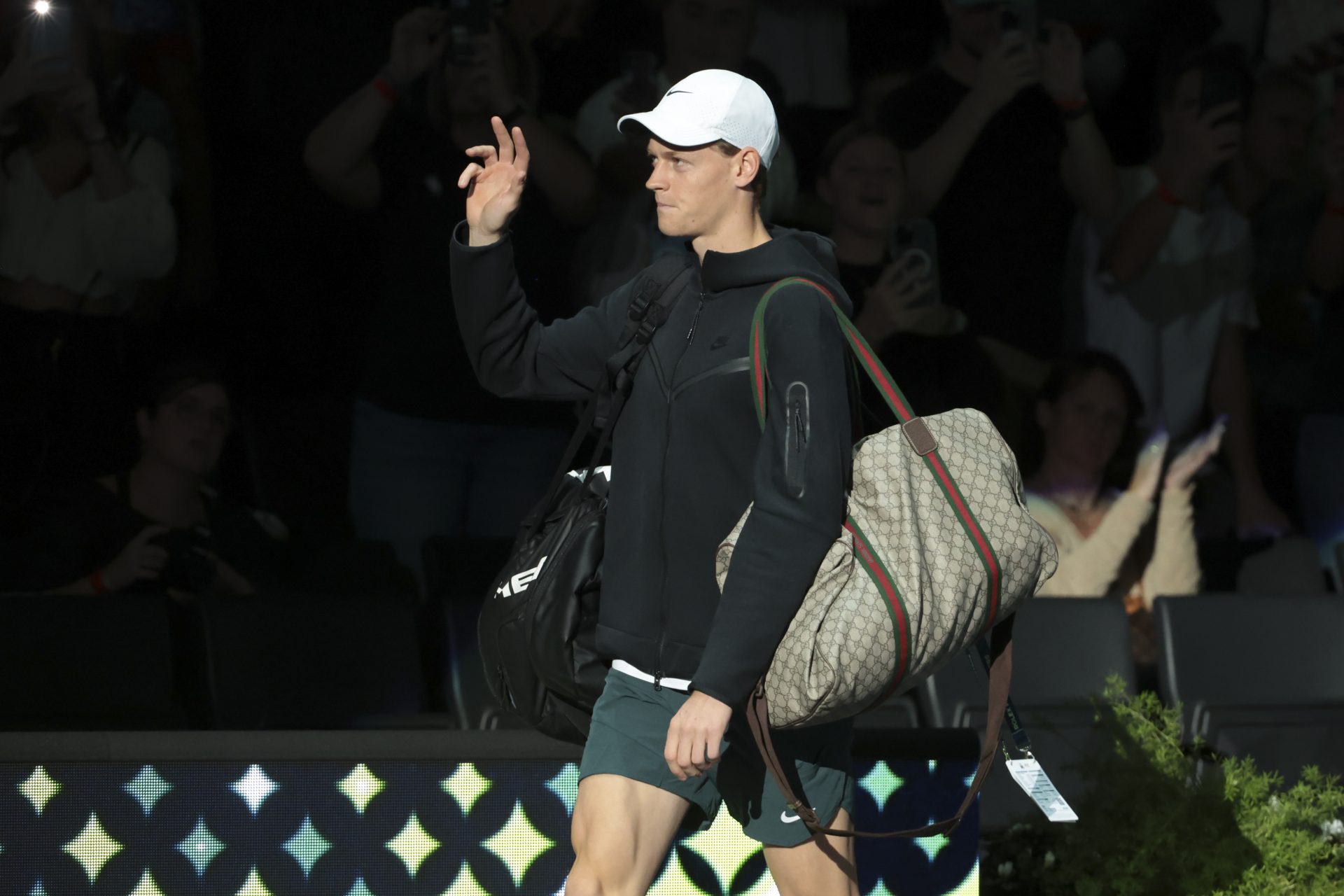 Escándalo en el Masters 1000 de París: Sinner se va... ¡por el horario!