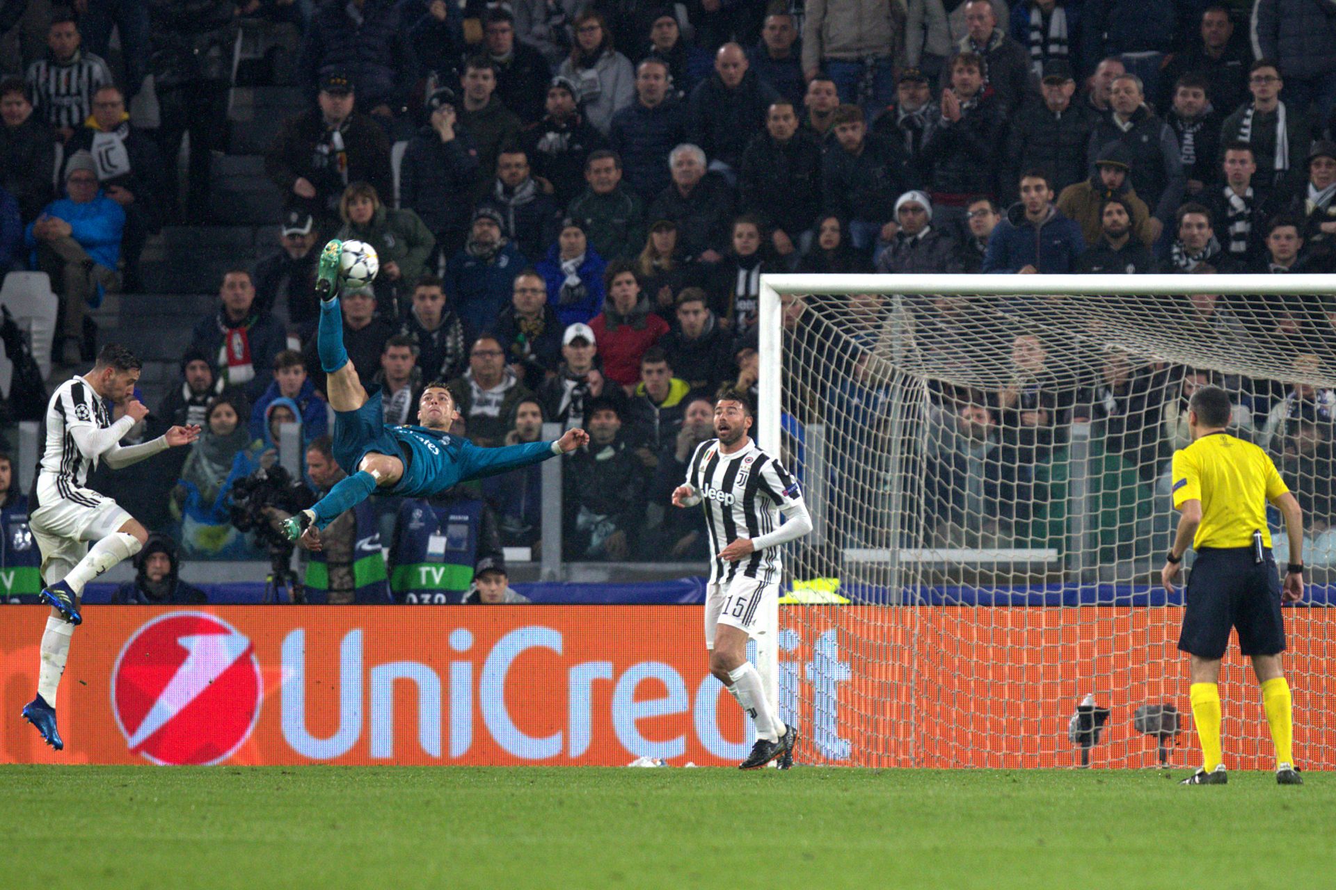 Garnacho, Ronaldo, and Zlatan: The greatest overhead kicks in football history