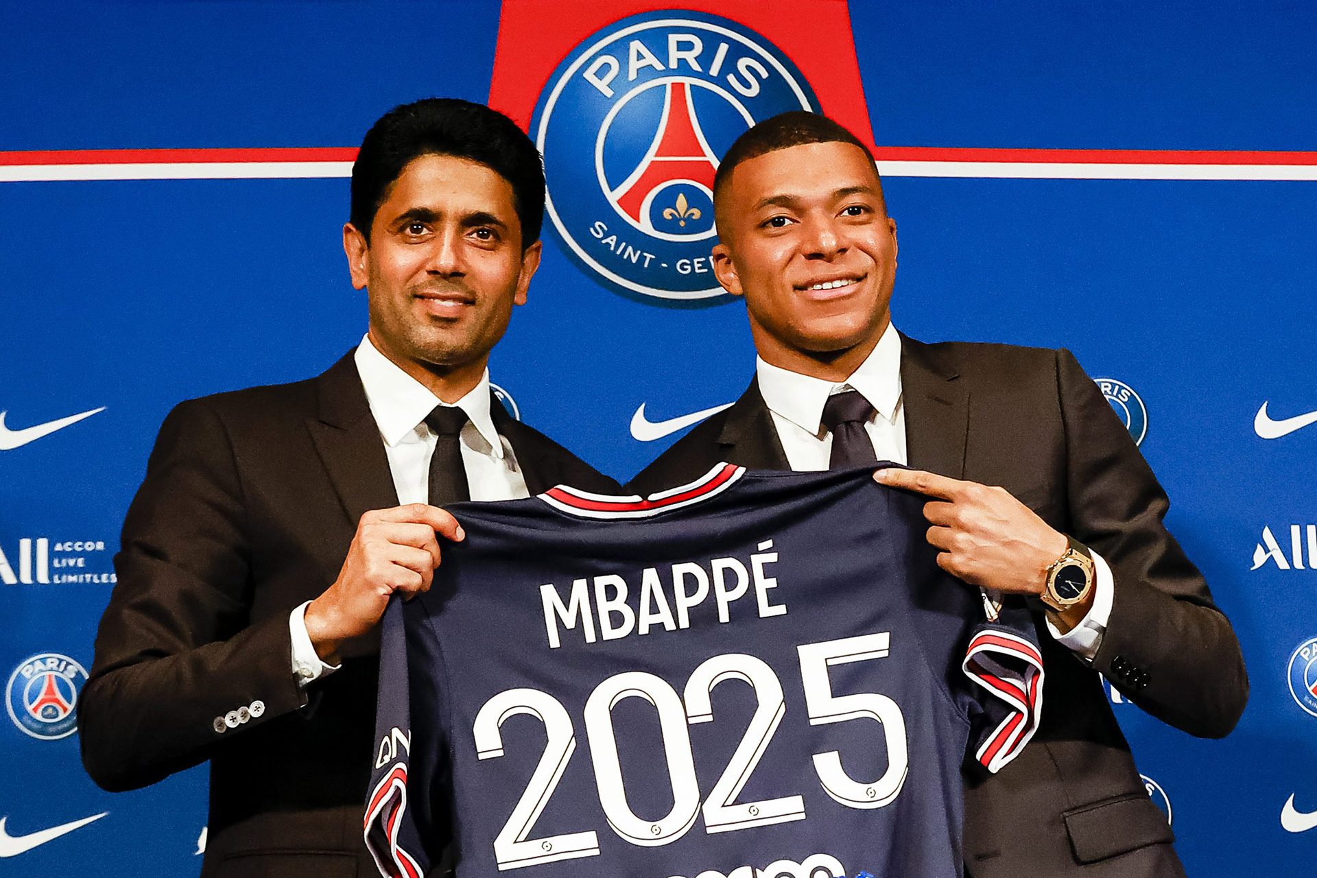 Es ist offiziell: Mbappé teilt PSG die Entscheidung über seine Zukunft mit ...