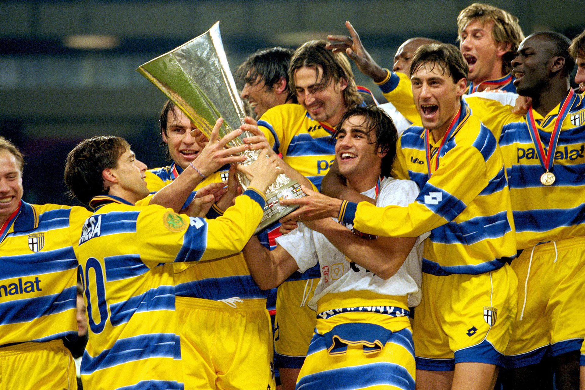 ¿Qué fue de las estrellas del histórico Parma de los 90 que enamoró a Europa?