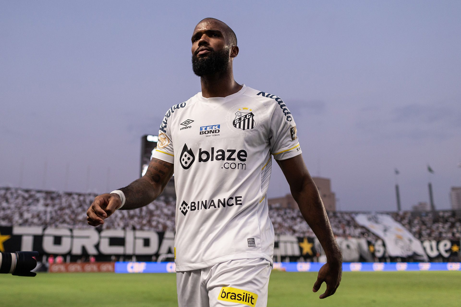 Football: Santos drops a division