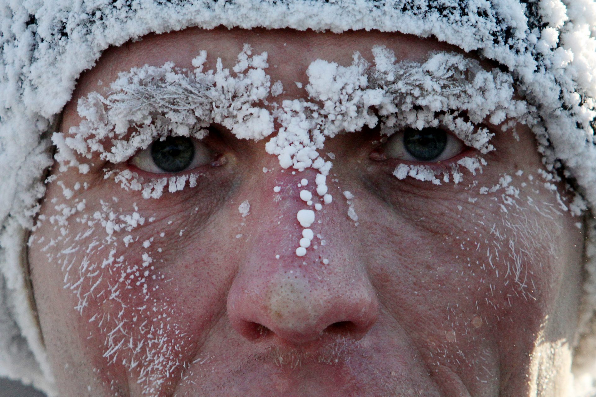 Runners risk frostbite and death for -52°C Siberian marathon