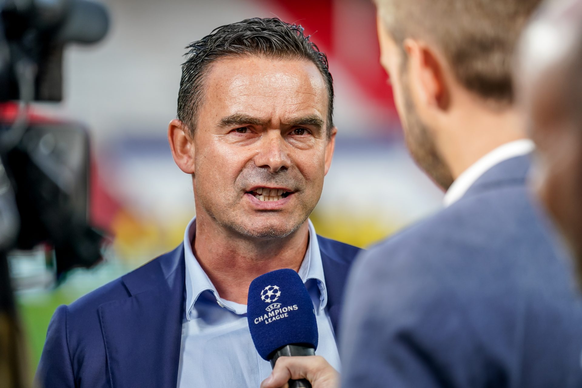 Pikante foto's, een hartaanval en een wereldwijde schorsing: het wilde leven van Marc Overmars