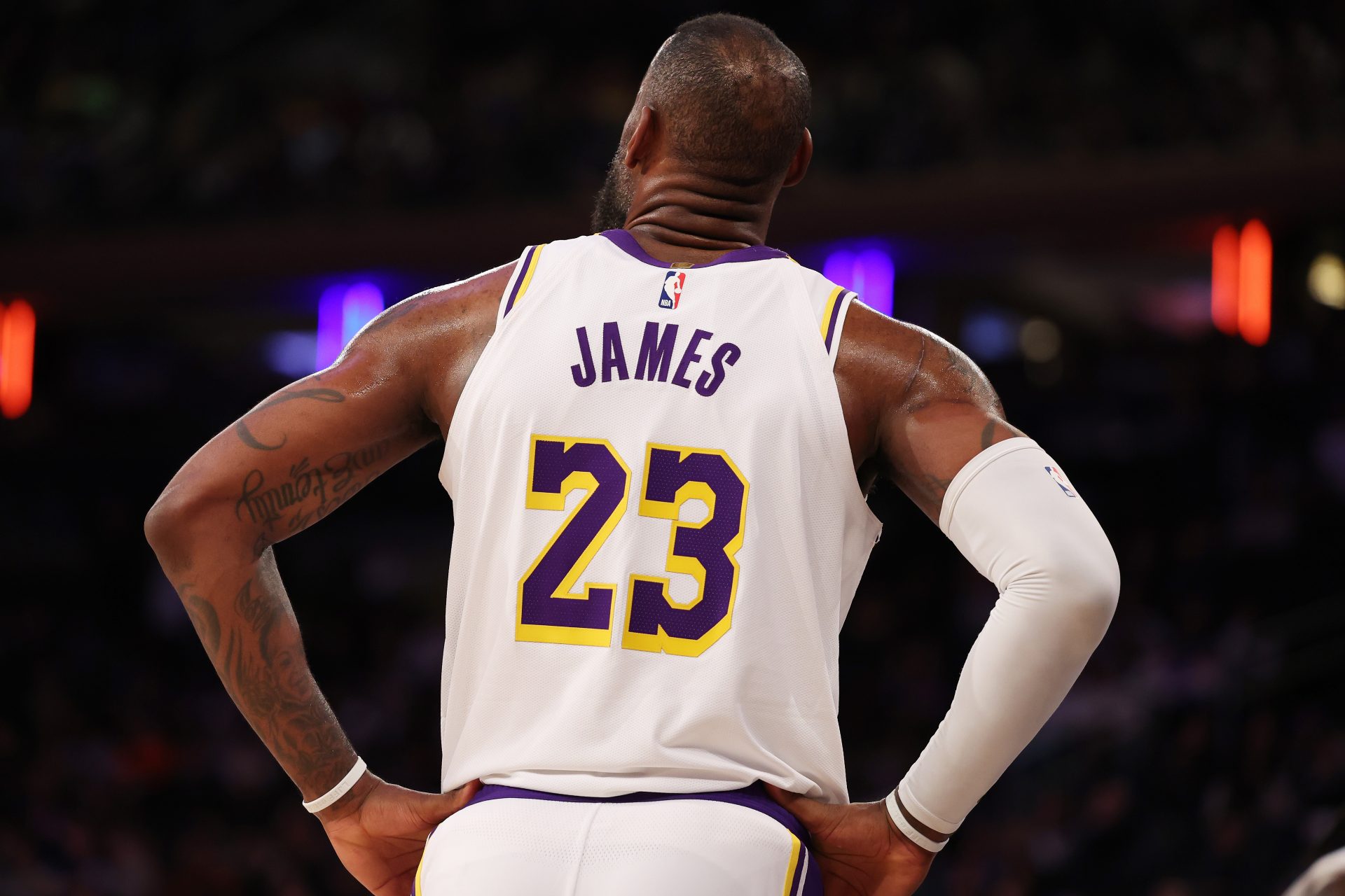 The LA Lakers make zero moves at the trade deadline