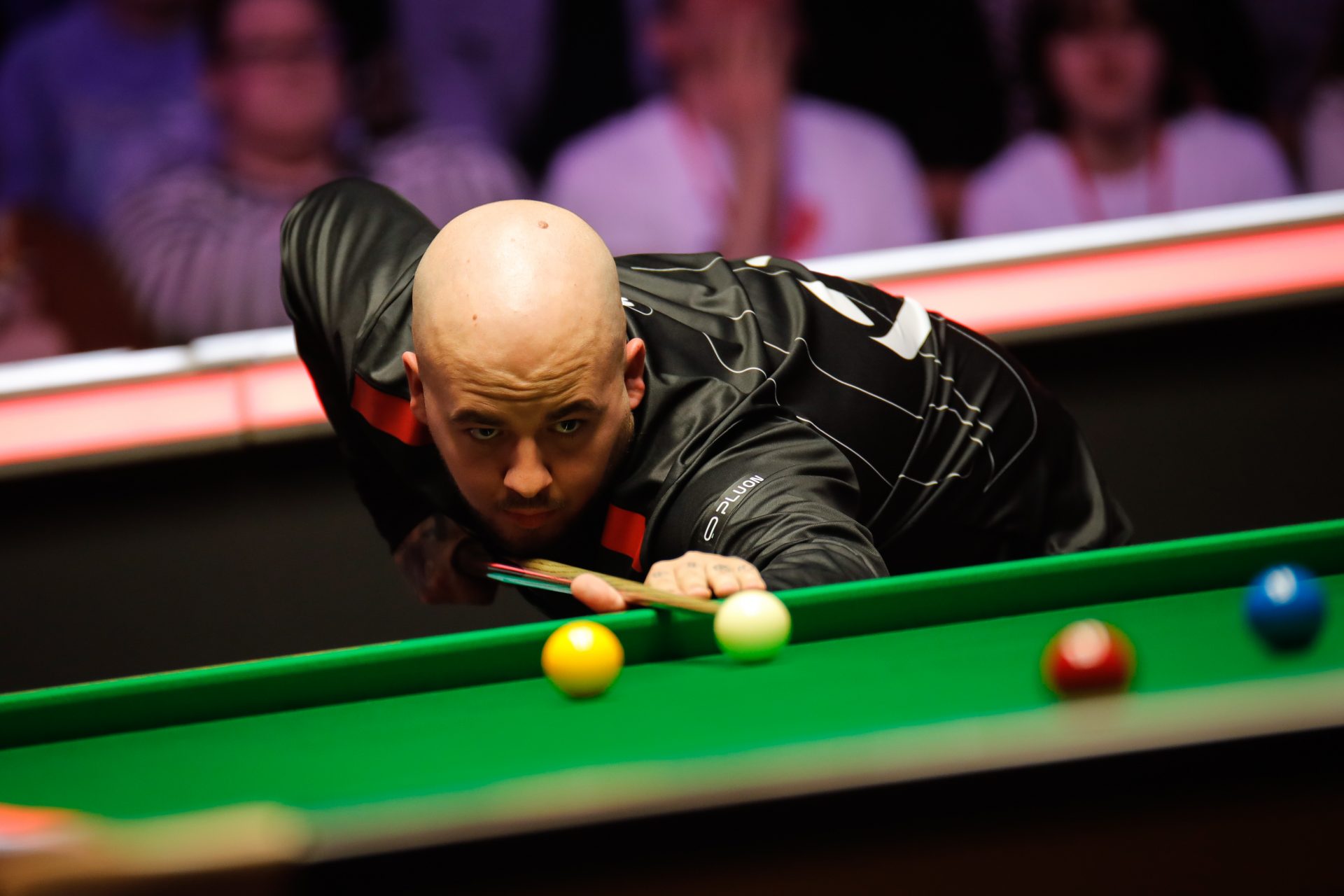 Luca Brecel klaar voor het WK snooker: pakt de Belg zijn tweede opeenvolgende wereldtitel?