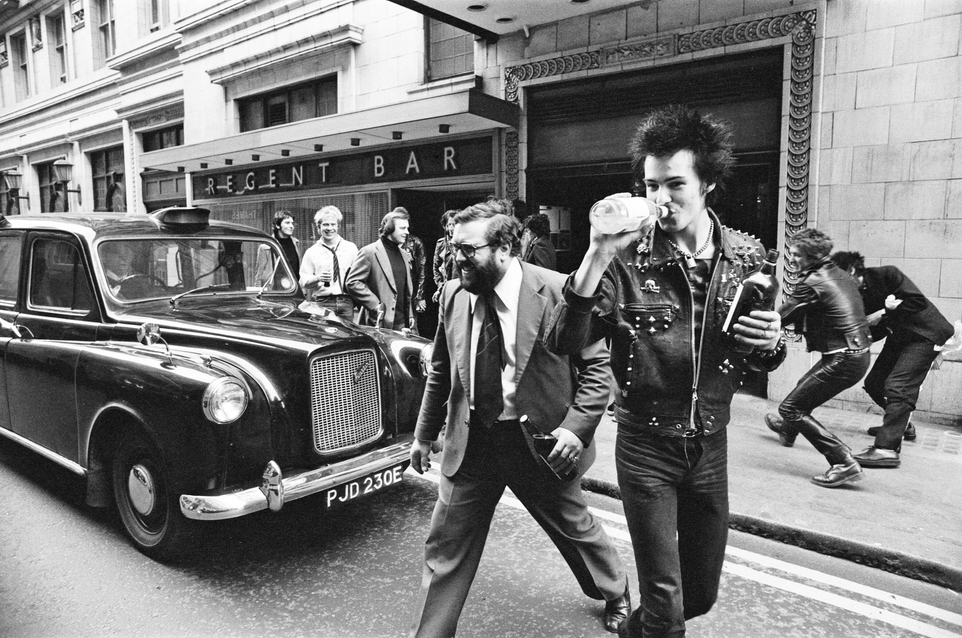 Freddie Mercury vs. Sid Vicious