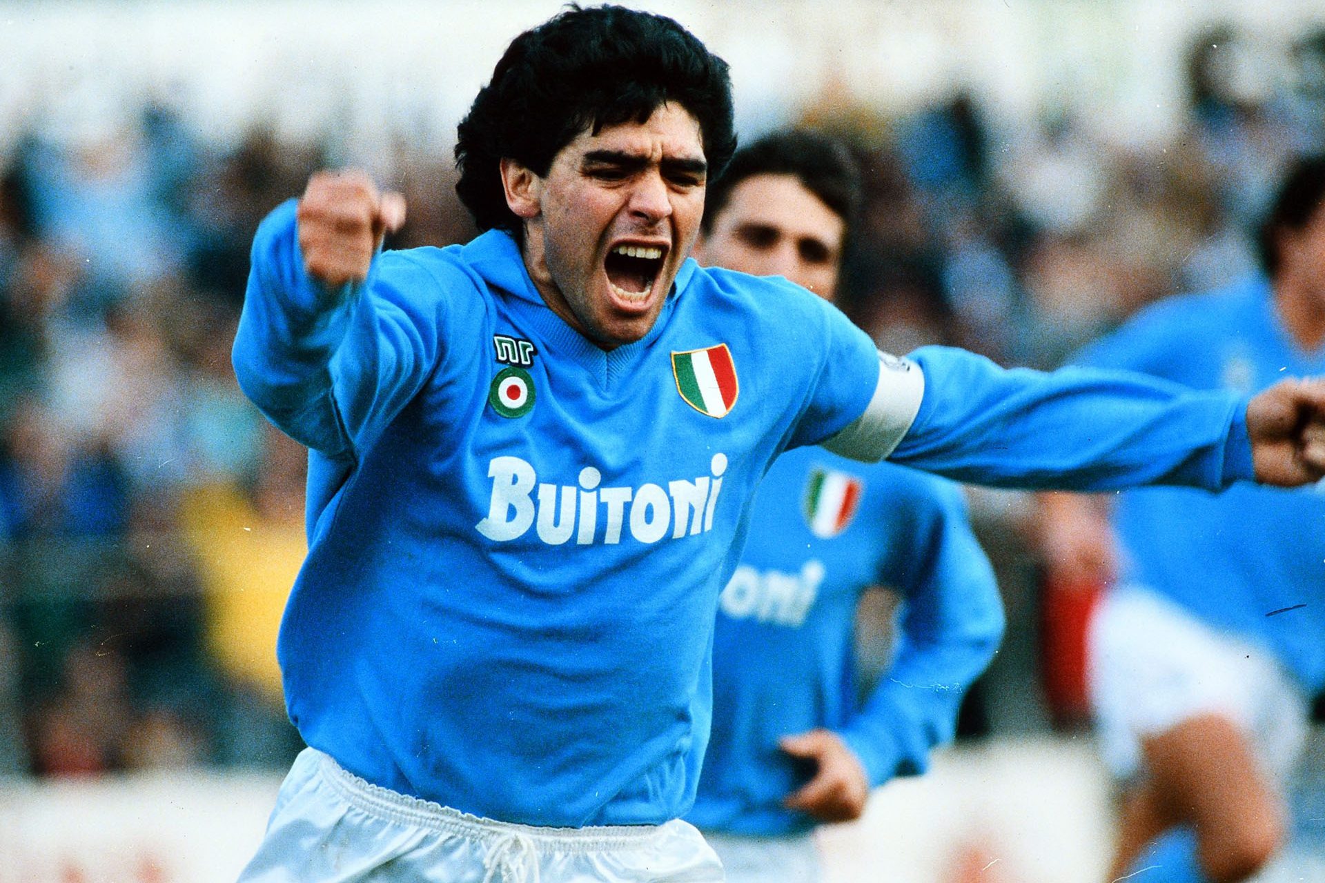 Las cláusulas (casi) secretas que Maradona firmó en Nápoles