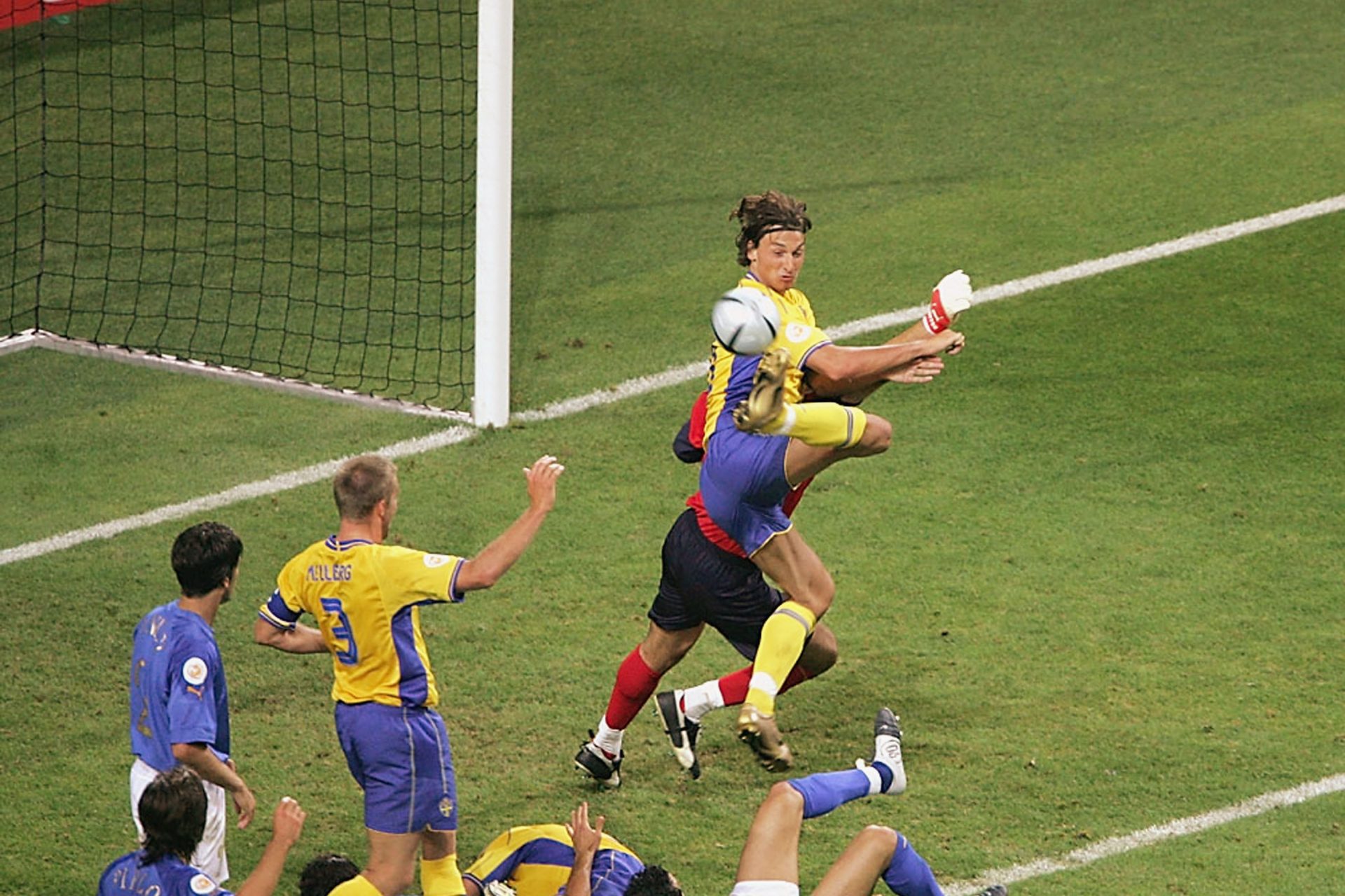 Zlatan Ibrahimovic (2004)