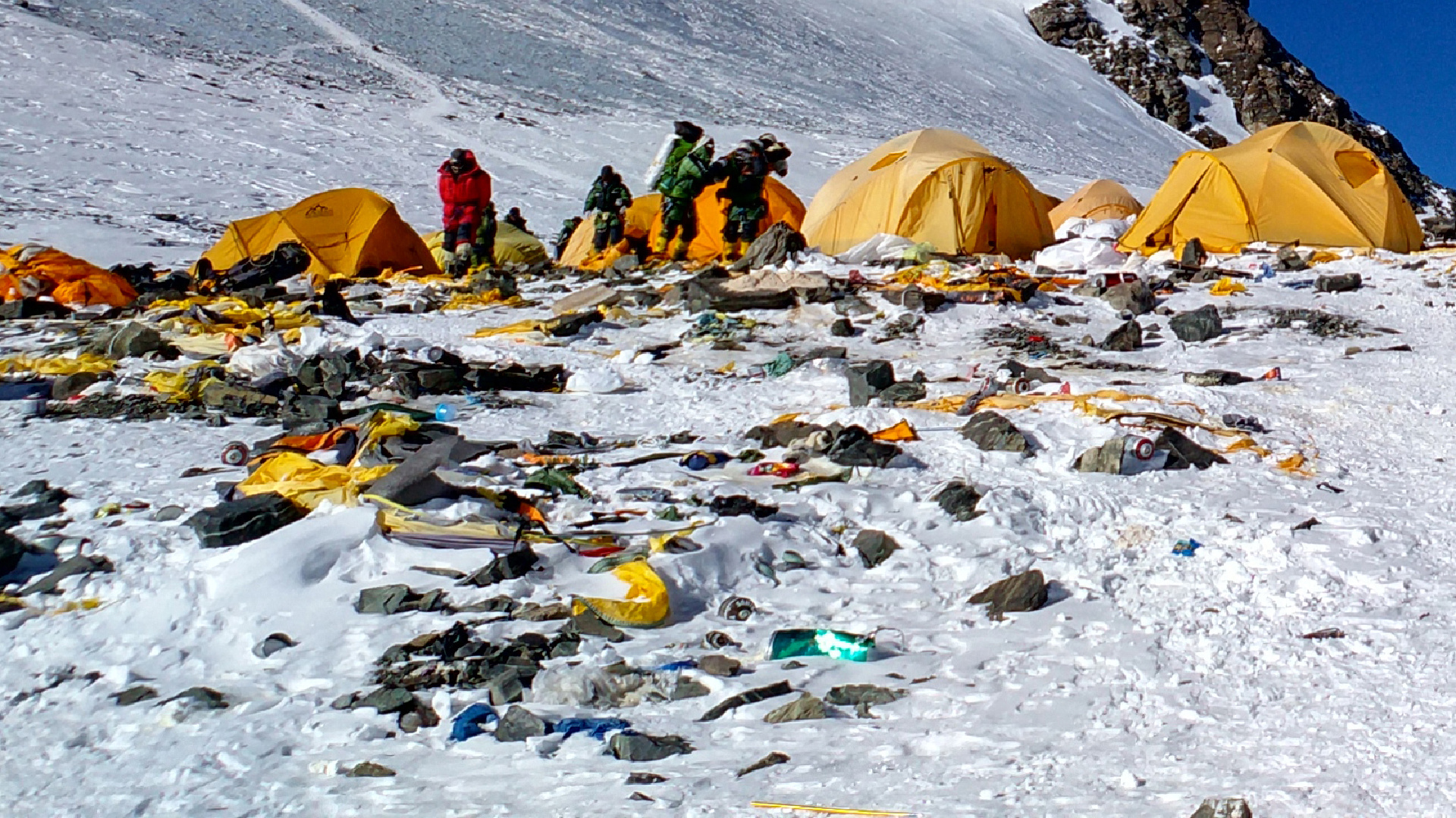 Excrementos humanos asfixian al Everest