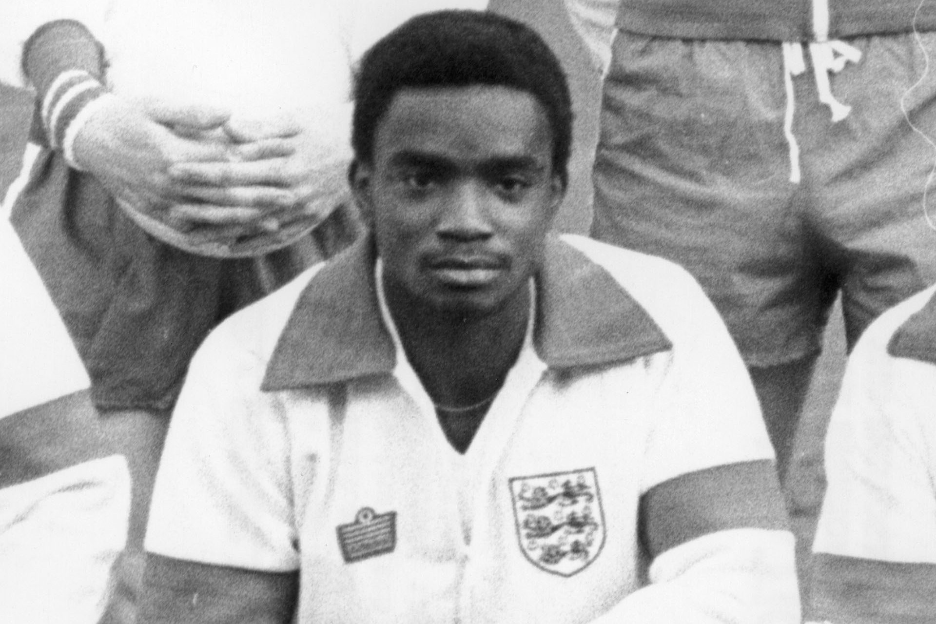 El primer futbolista negro en debutar en partido oficial con Inglaterra