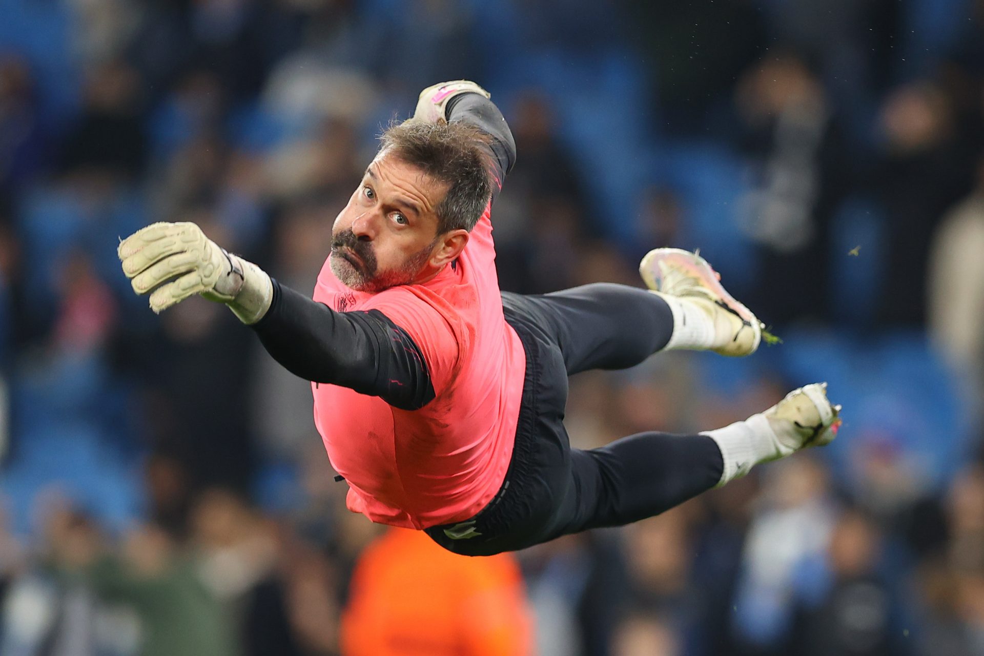 Manchester City's substitute goalkeeper is banned from the championship party after... he attacked his teammate!