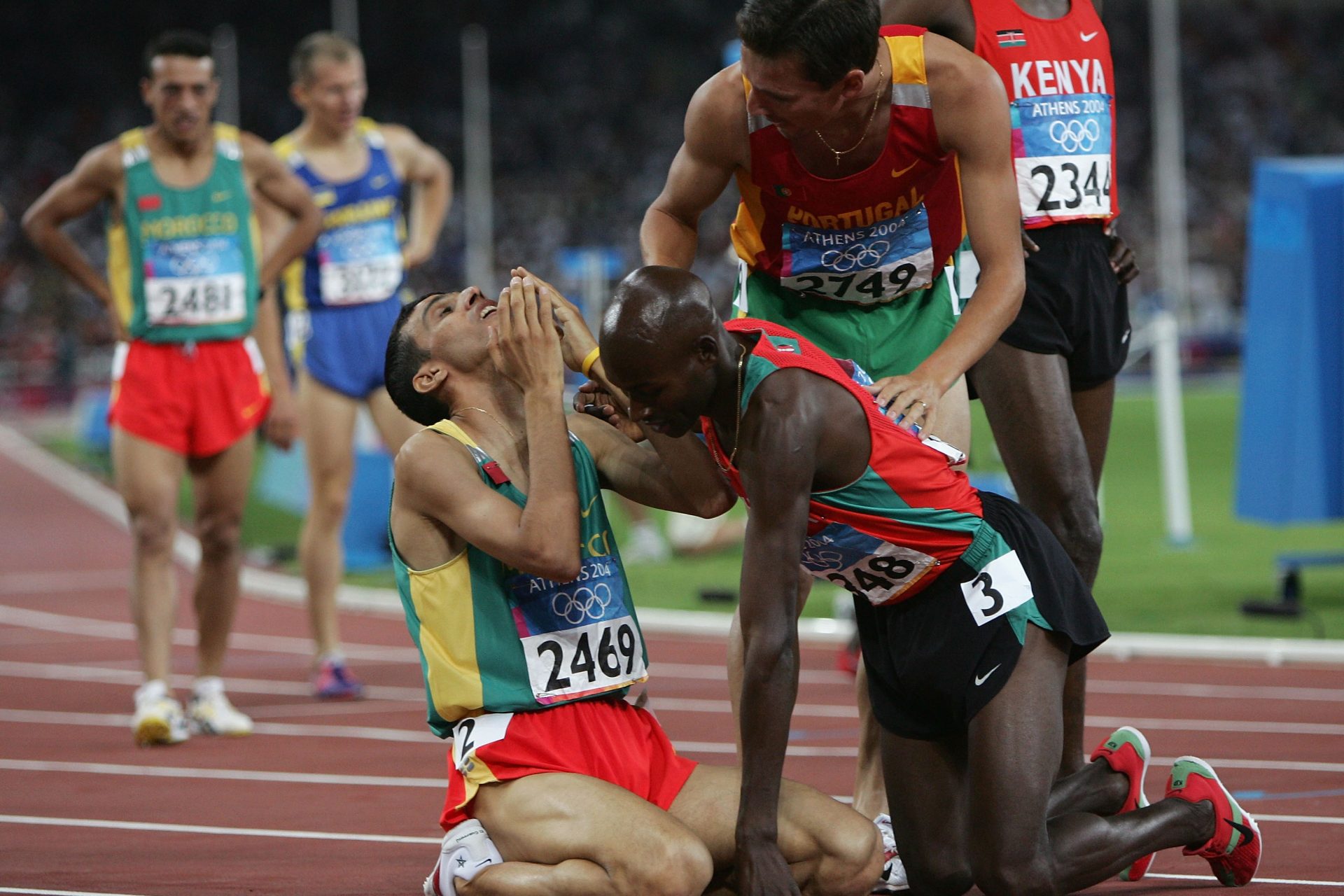 1 500m masculin : 3'26'00 - Hicham El Guerrouj