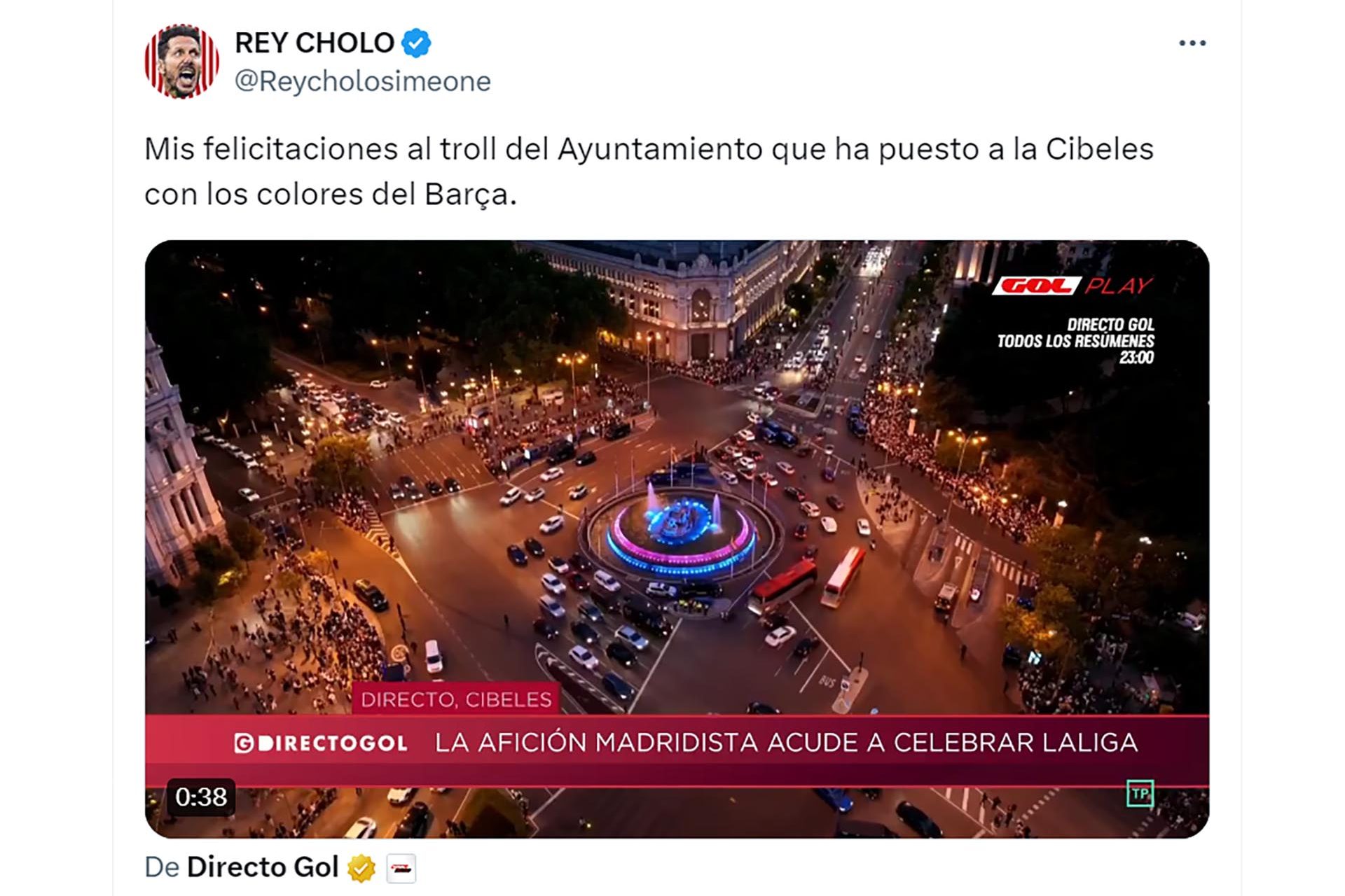 La Cibeles de azul y rojo