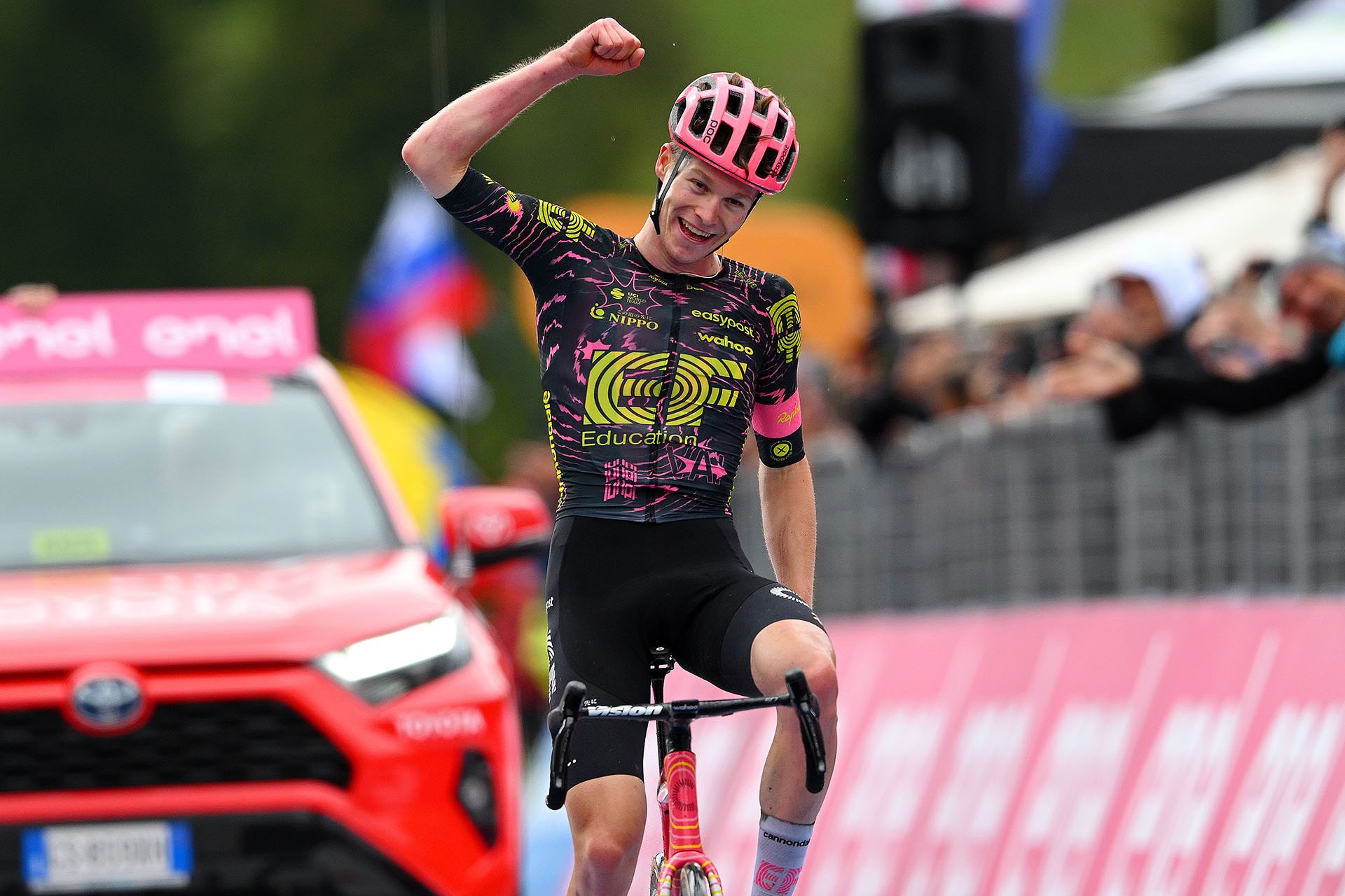 Erster Podiumsplatz und großer Etappensieg beim Giro d'Italia
