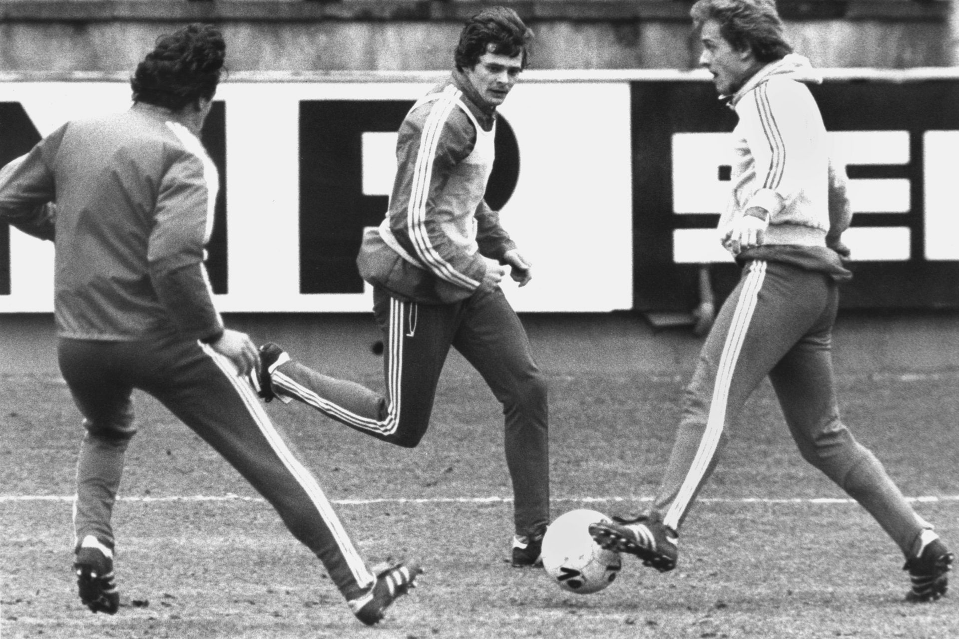 Lutz Eigendorf: Der Fußballer, der aus der DDR floh und kurz darauf bei einem Verkehrsunfall mysteriös ums Leben kam