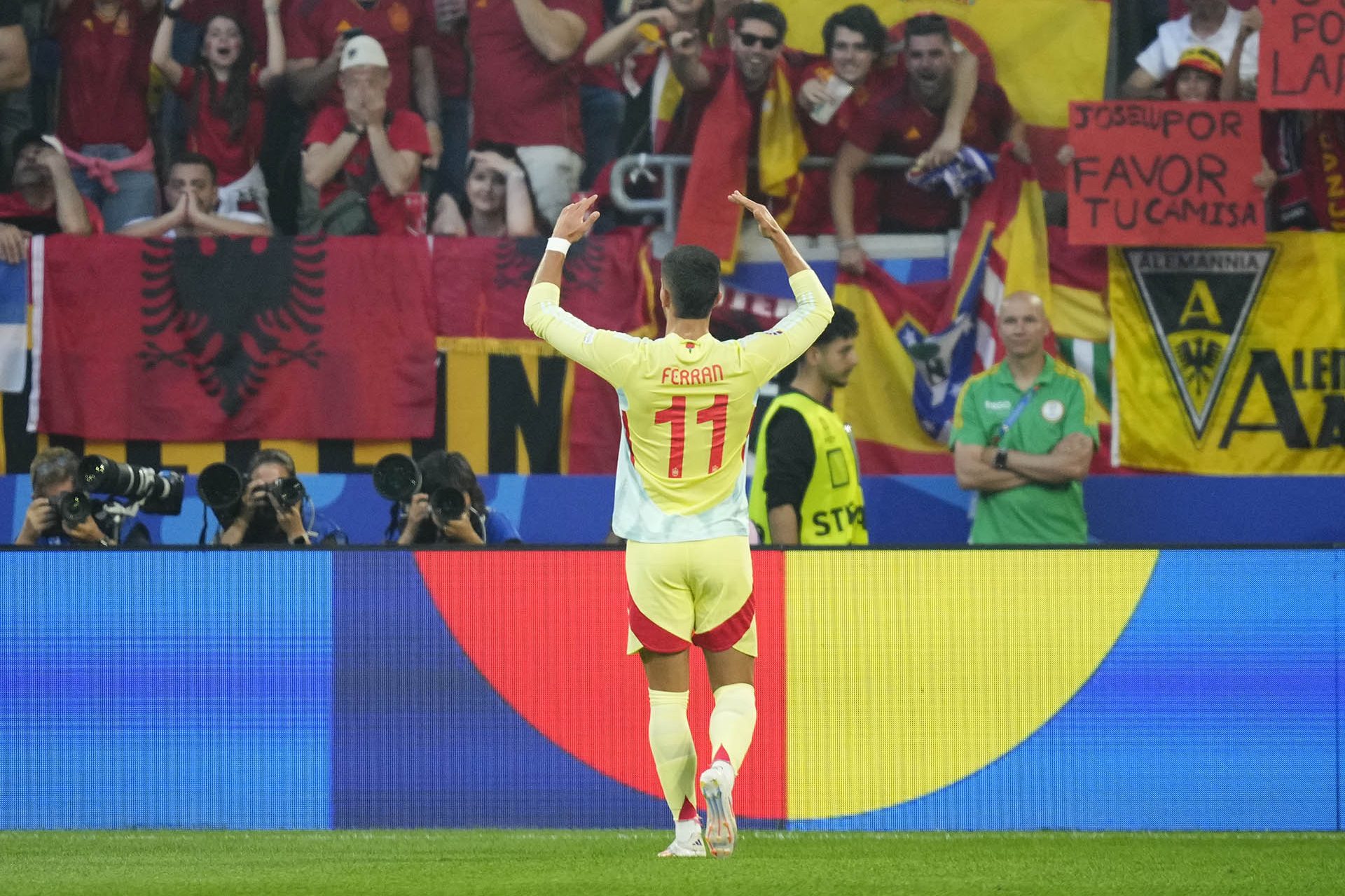 España alcanza invicta los octavos de la Eurocopa y en medio de una lluvia de memes