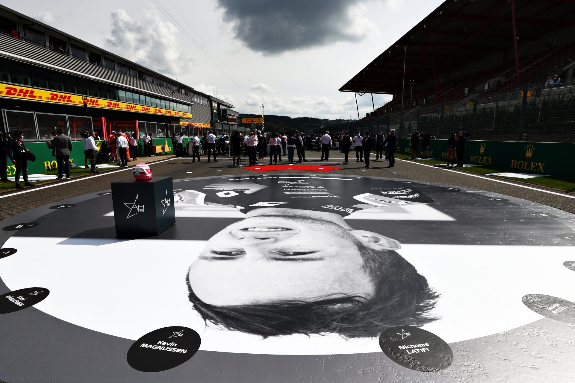 Le monde de l'automobile lui rend hommage