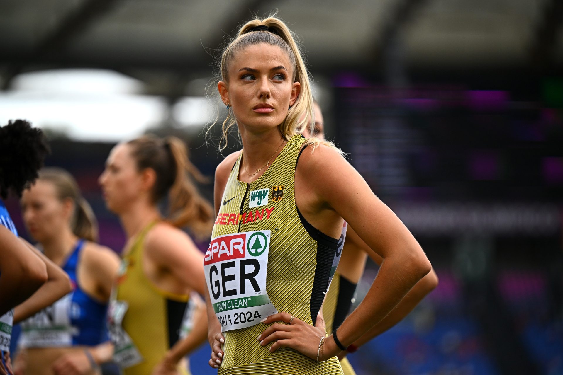 Cuando la estrella del atletismo Alica Schmidt reveló su ridículo sueldo