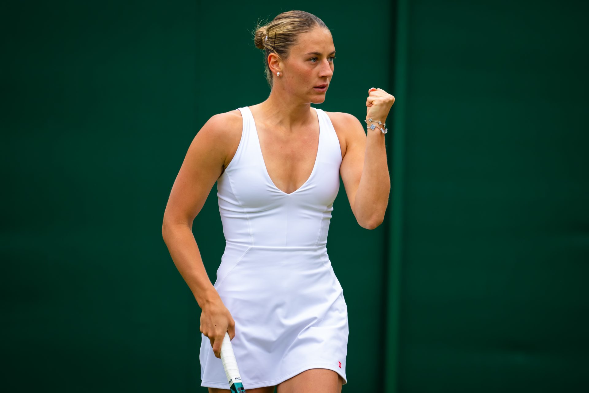 Marta Kostyuk's shocking decision to play Wimbledon... in her wedding dress