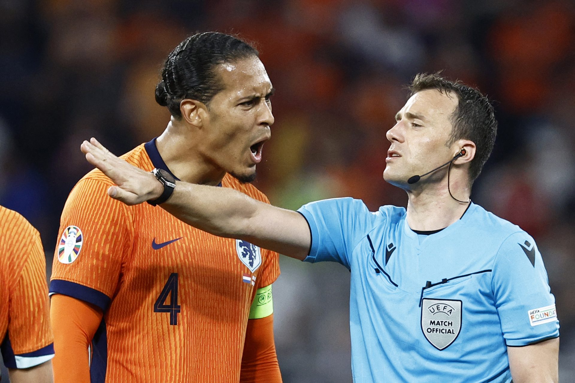 Van Dijk: verandering scheidsrechters nodig na rampzalige EK-halve finale Oranje