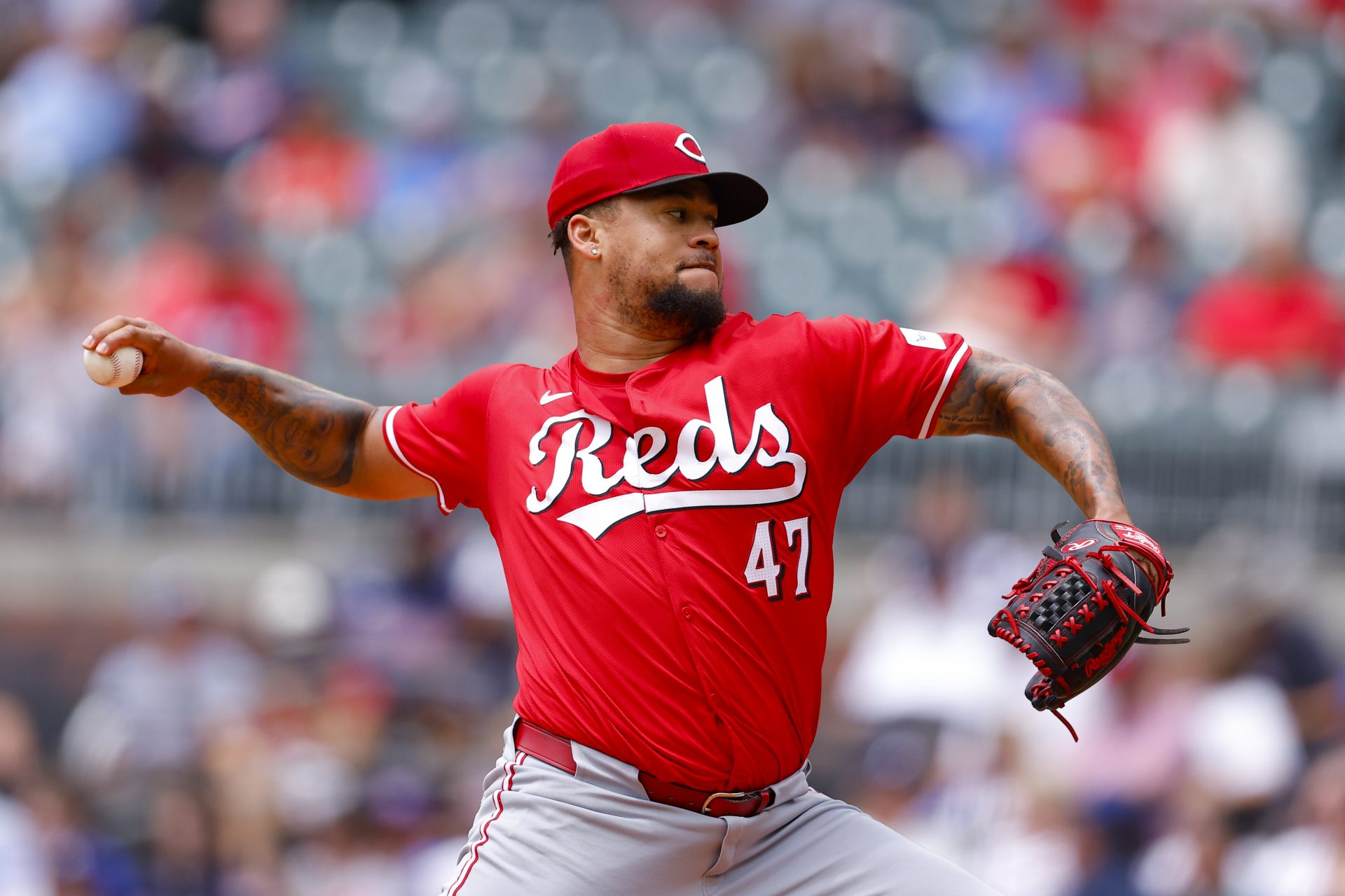 Milwaukee Brewers acquire P Frankie Montas