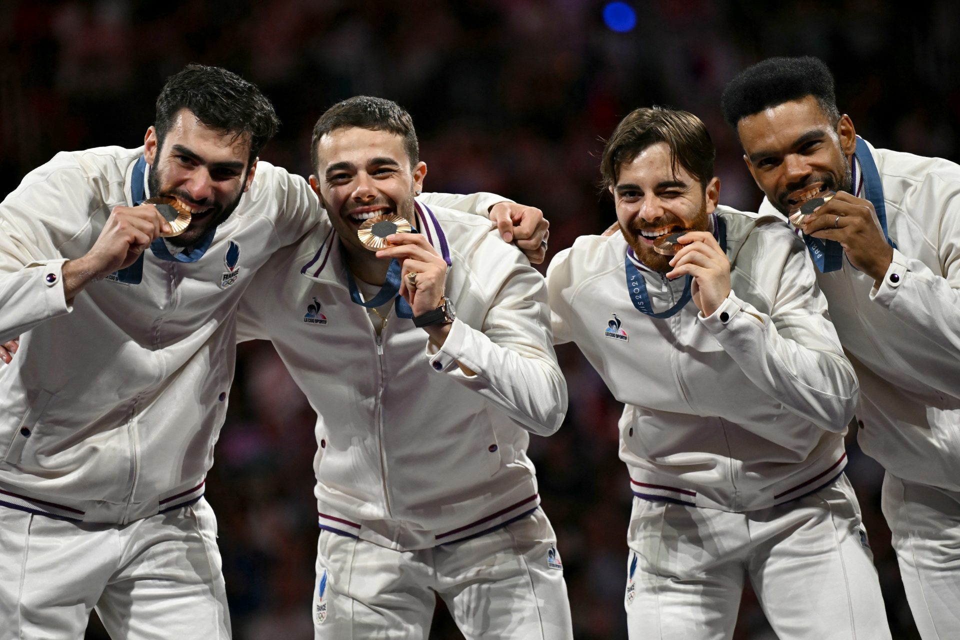 Médaille de bronze : Sabre par équipes hommes