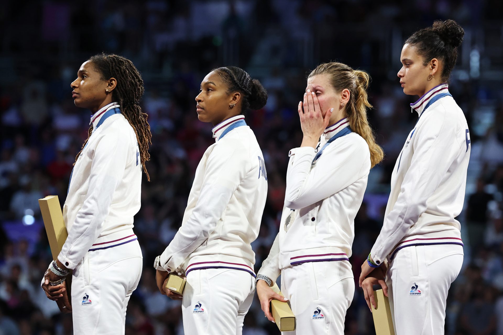 Médaille d'argent : Épée par équipe femmes 