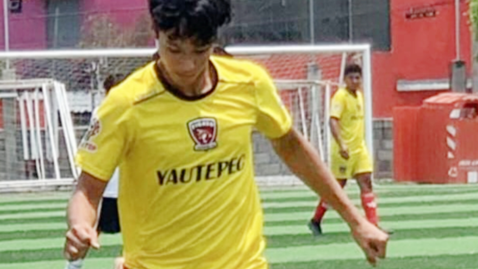 Tragedy in Mexico: Young soccer player dies after being stuck by lightning