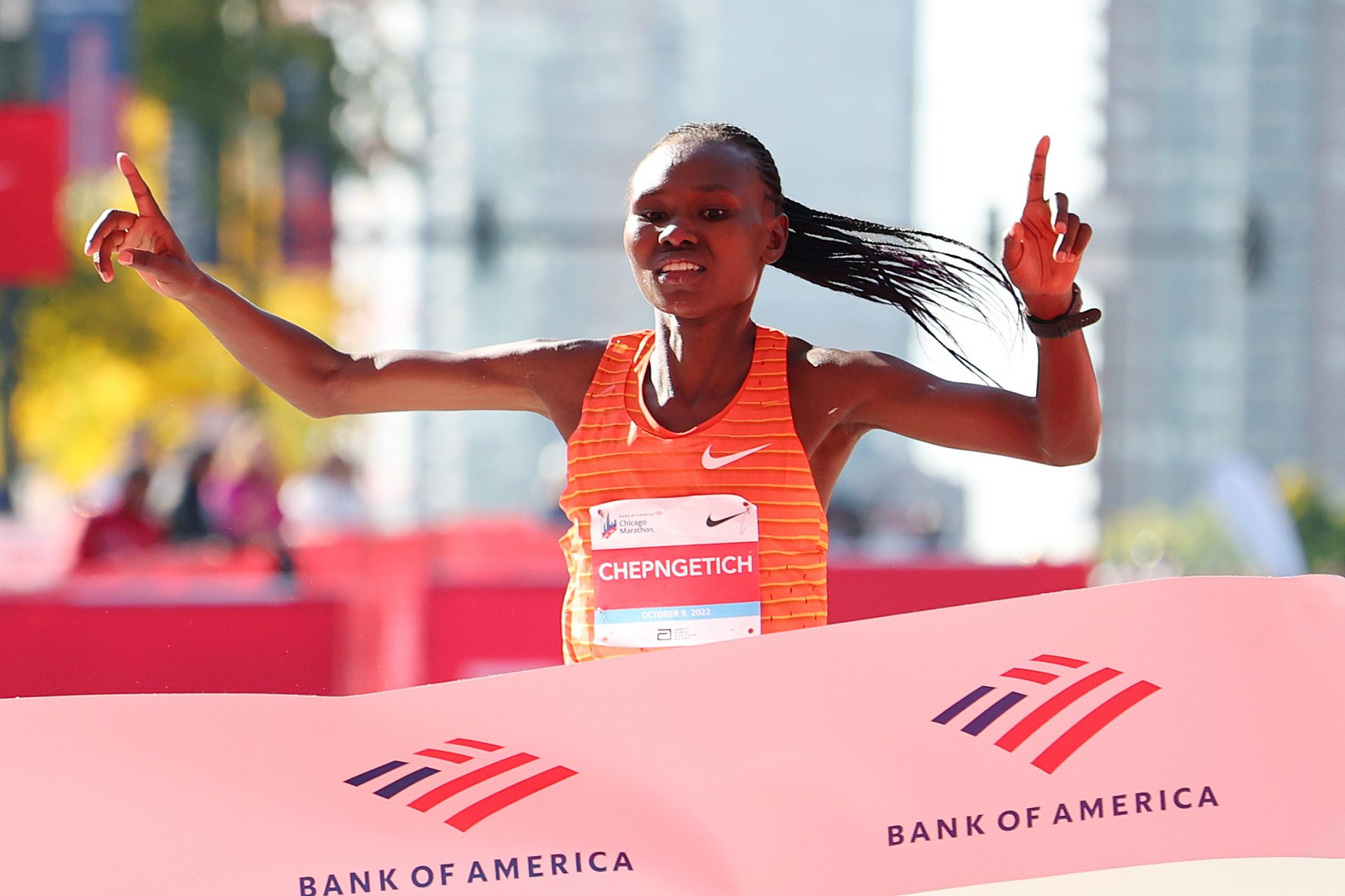 Ruth Chepngetich (2:14:18) 