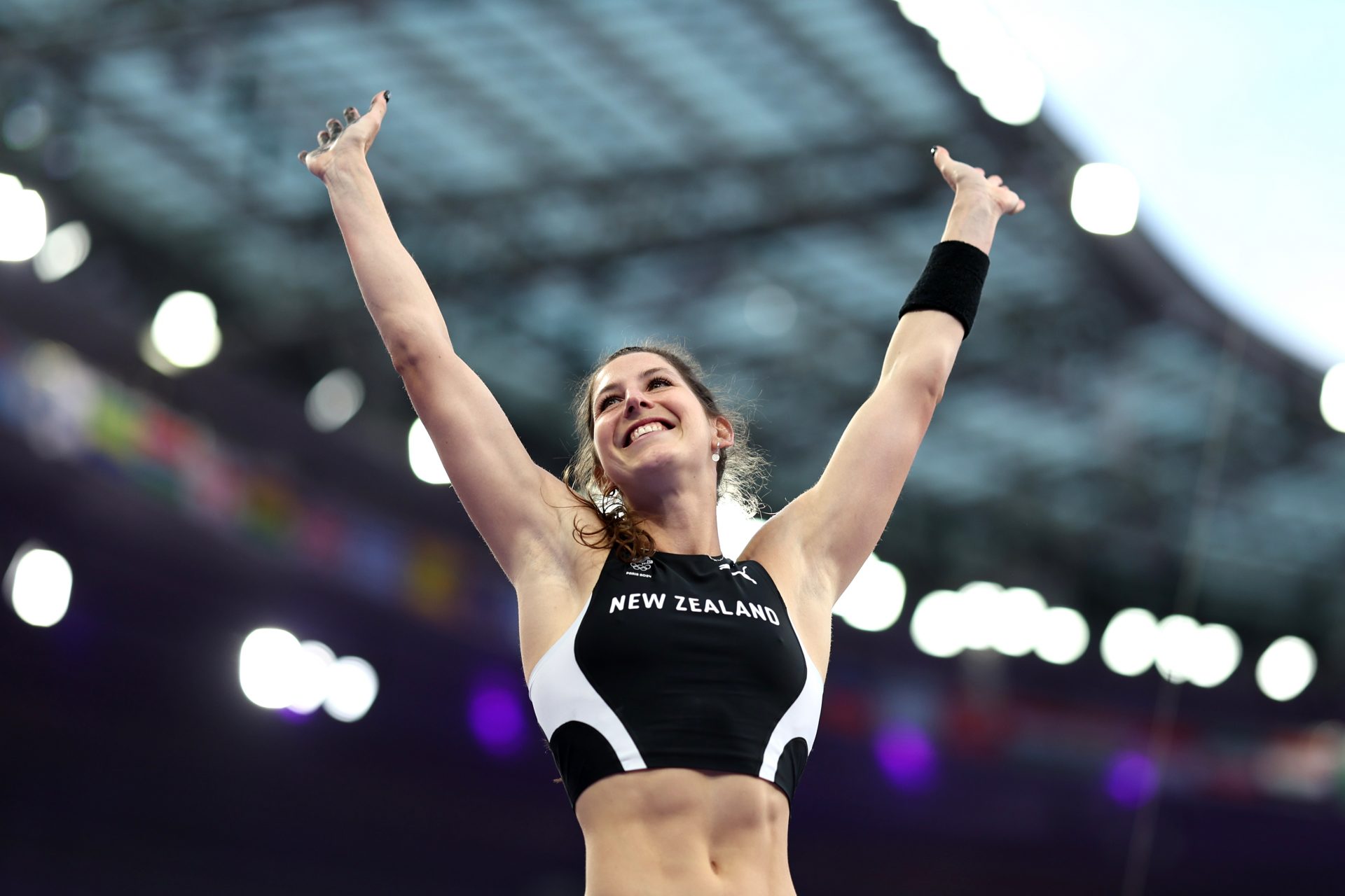 Kiwi pole vaulter Eliza McCartney falls short but impresses in memorable Olympic comeback