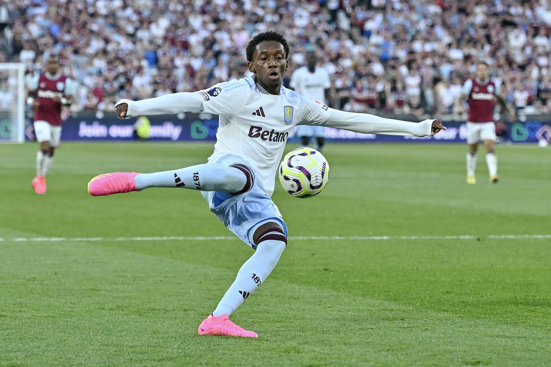 Jaden Philogene (Aston Villa)