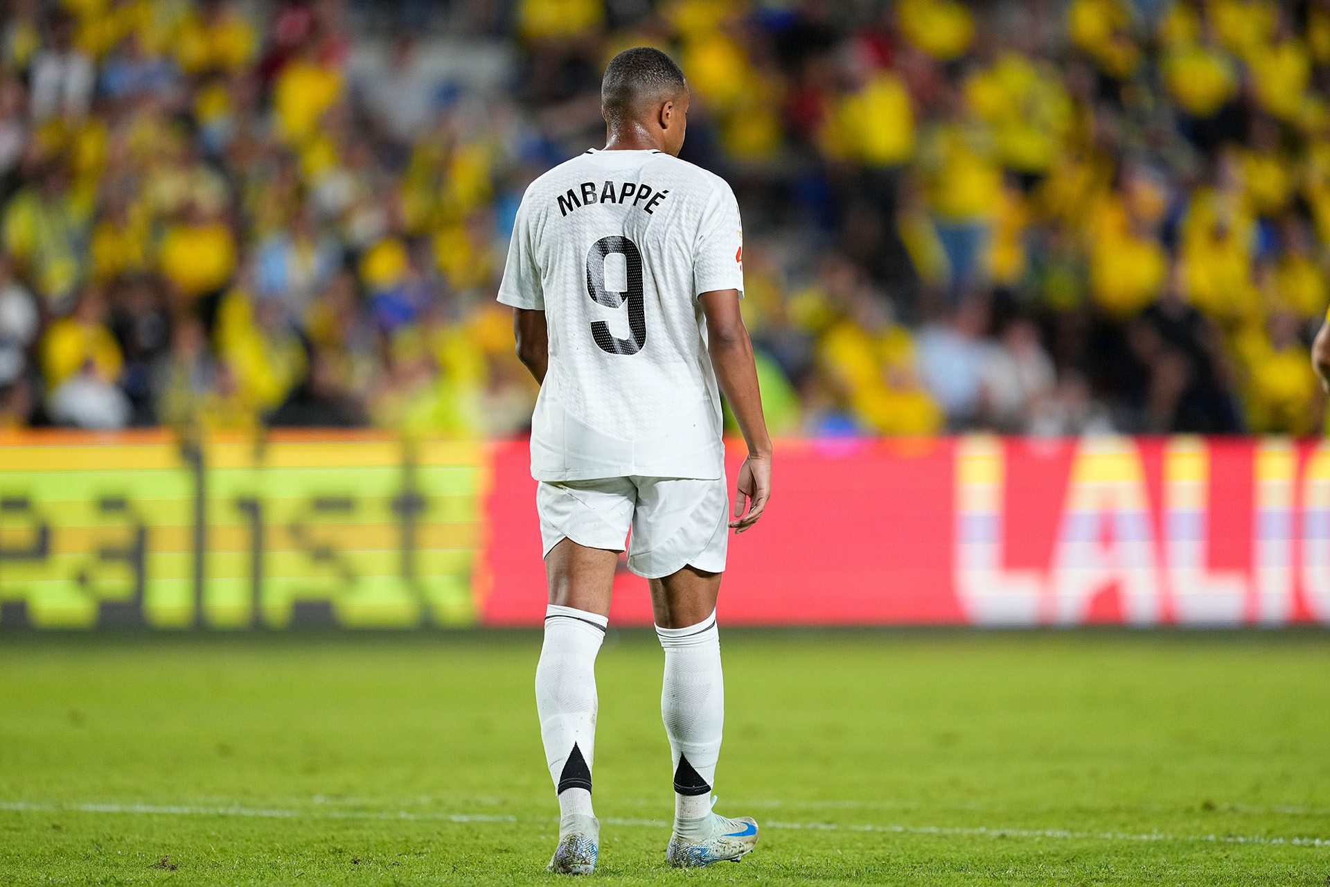 Mbappé no termina de arrancar a pesar de intentarlo