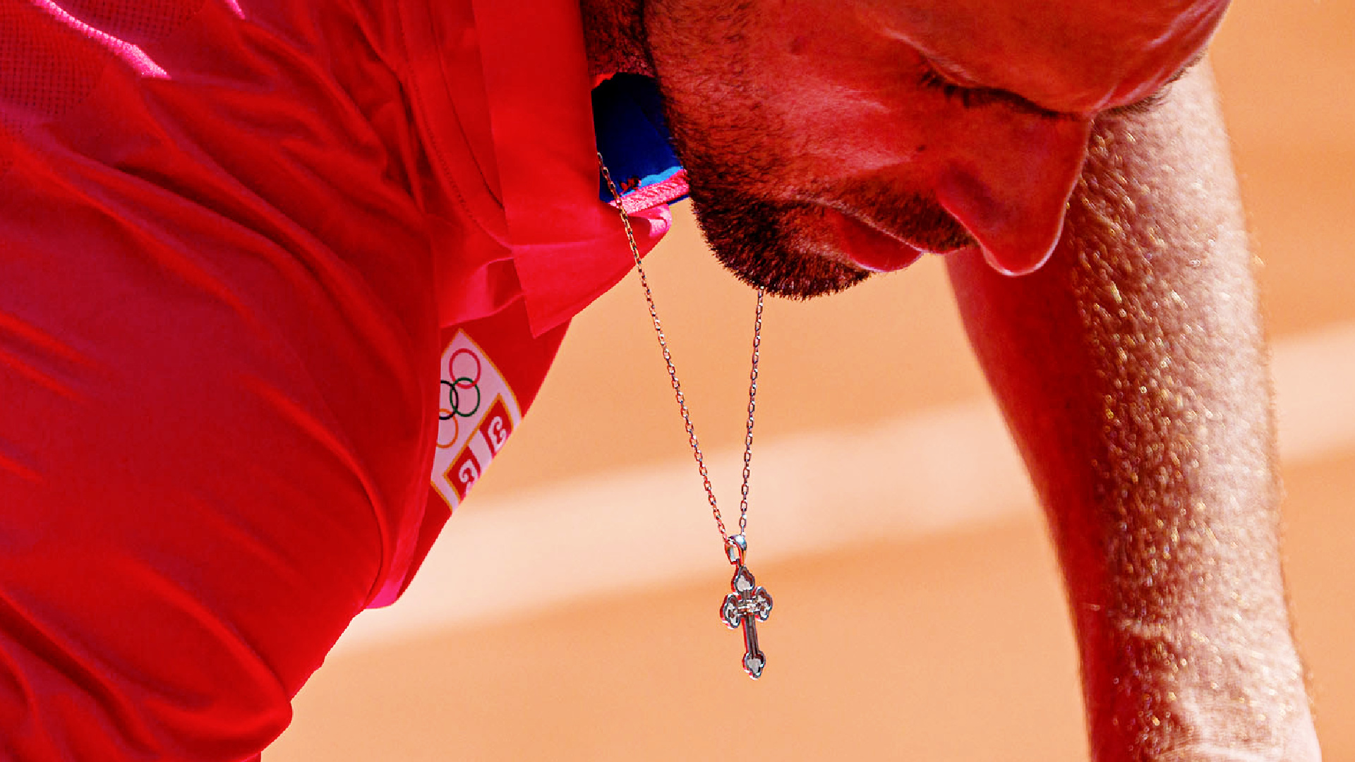 Qué significa la cruz que luce Djokovic en los Juegos Olímpicos