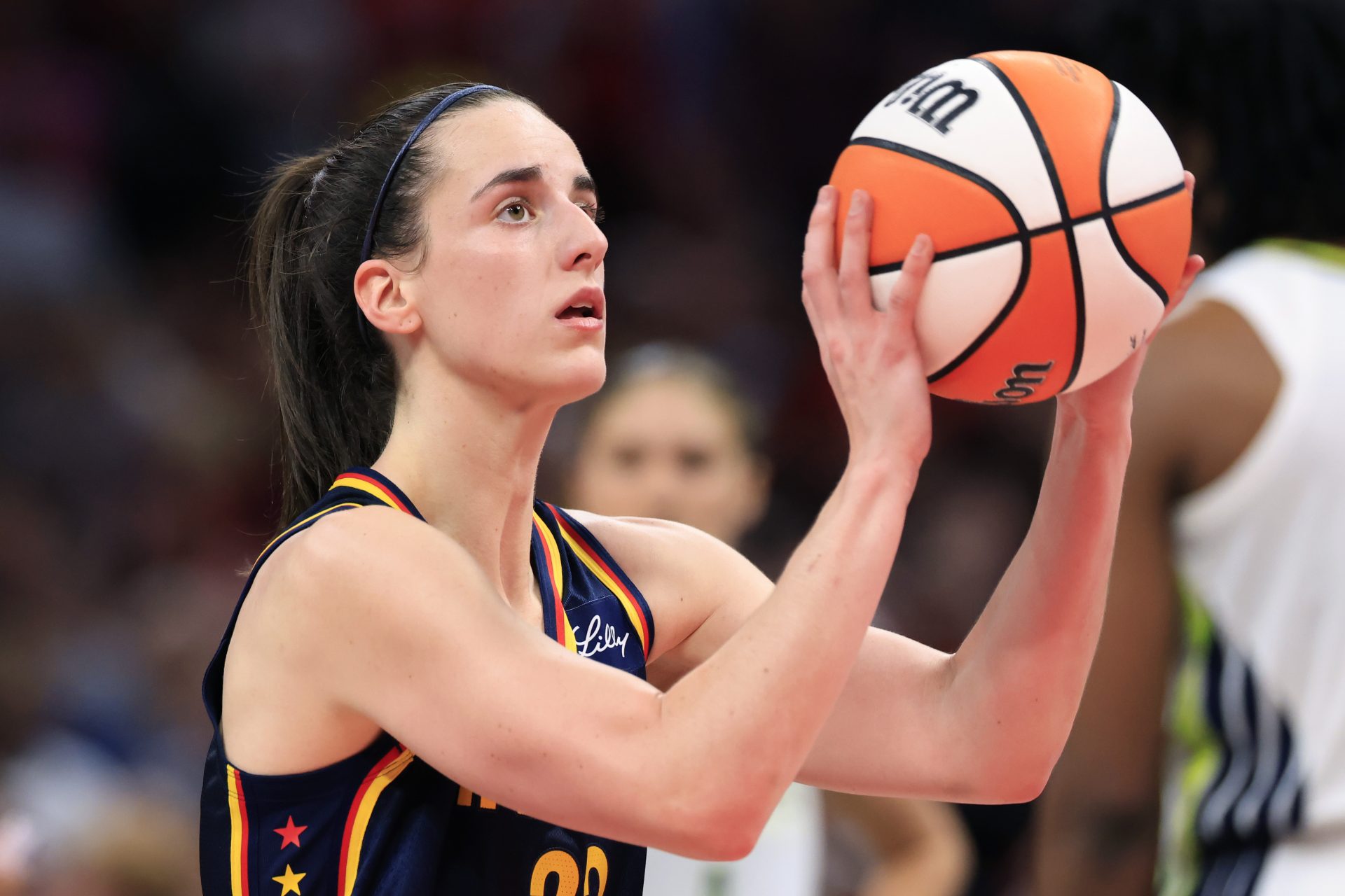 ¿Cuál es el patrimonio de Caitlin Clark tras su temporada como rookie en la WNBA?