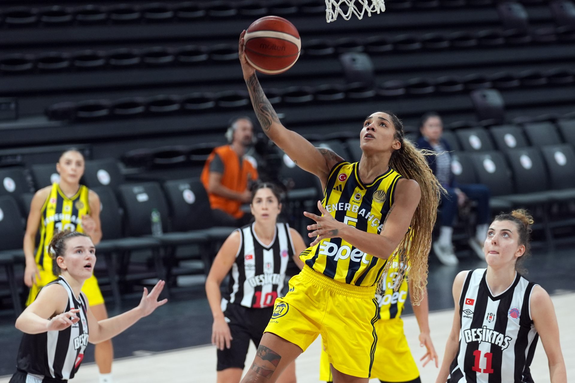 Gabby Williams conquers Europe after criticizing the WNBA and Caitlin Clark’s salary