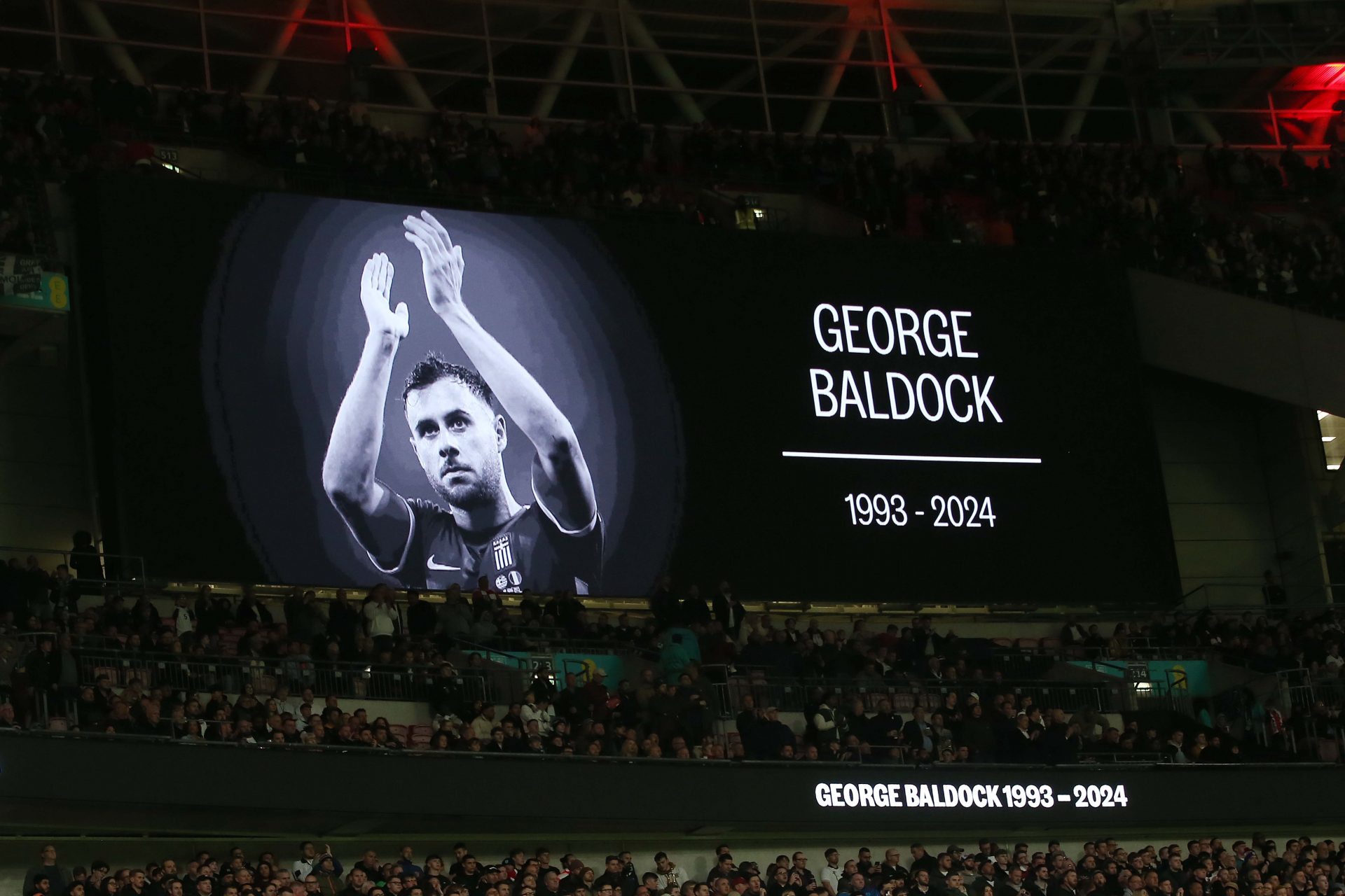 Revelan la causa de la muerte del futbolista George Baldock