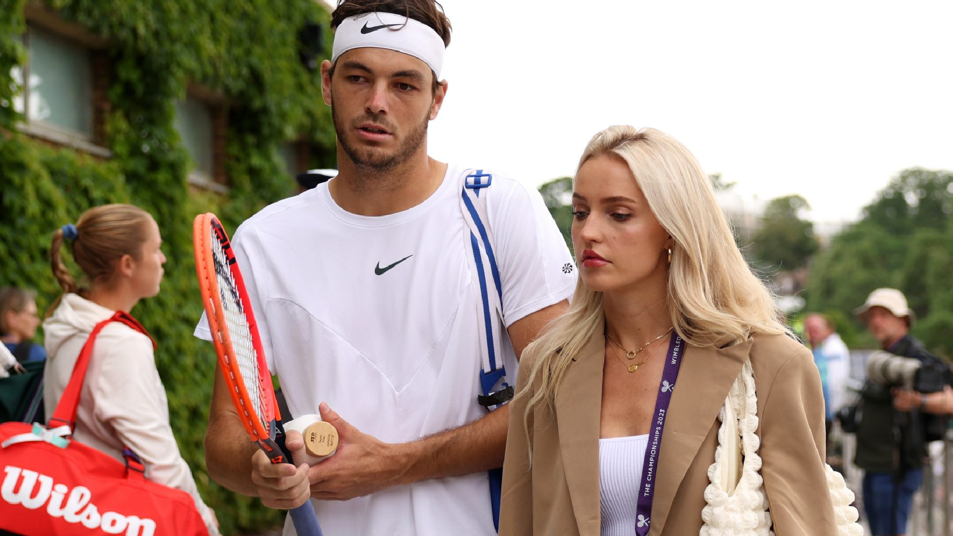 El tenista Taylor Fritz y su pareja Morgan Riddle sufren un intento de robo de película