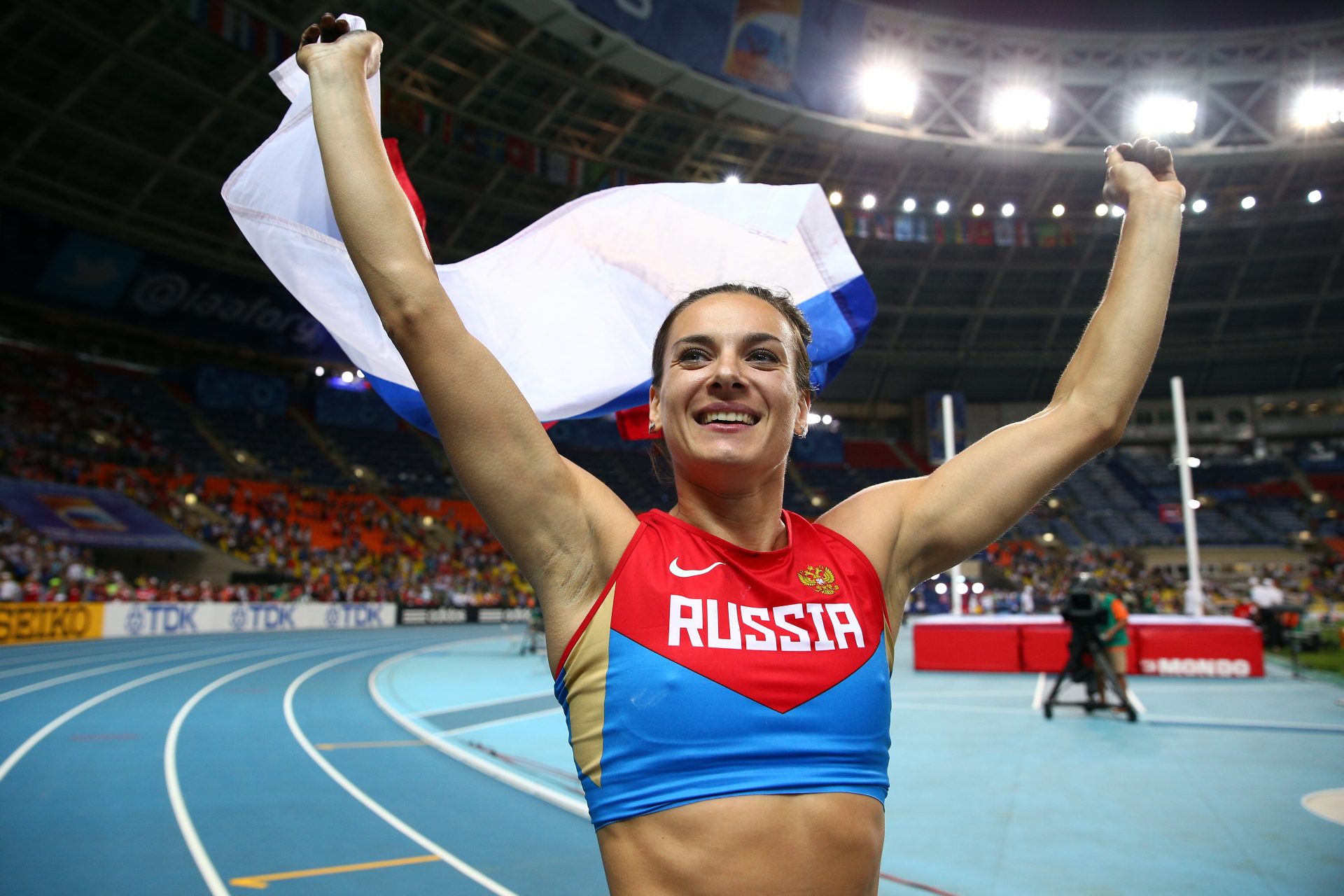 How pole vault champion Yelena Isinbayeva 