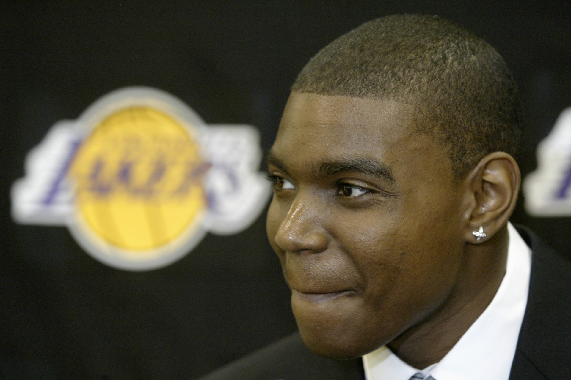 Andrew Bynum (18 years, 6 days) 