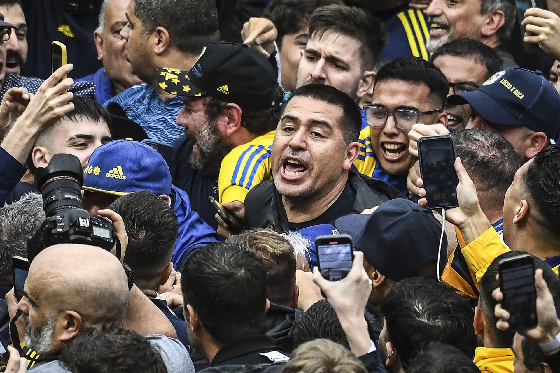 Riquelme arrasó en los comicios para ser presidente