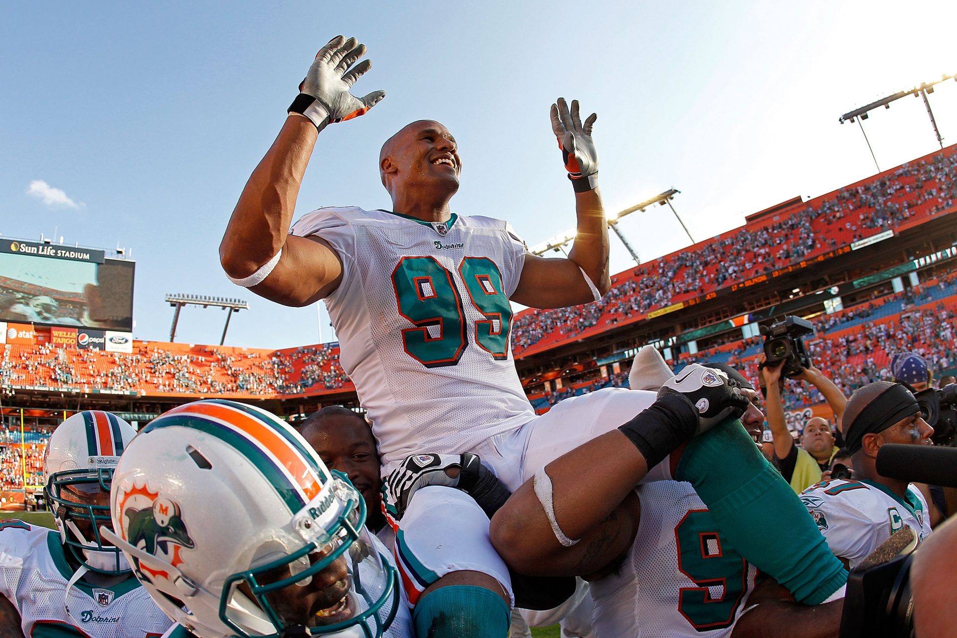 7. Jason Taylor, 139.5 sacks 