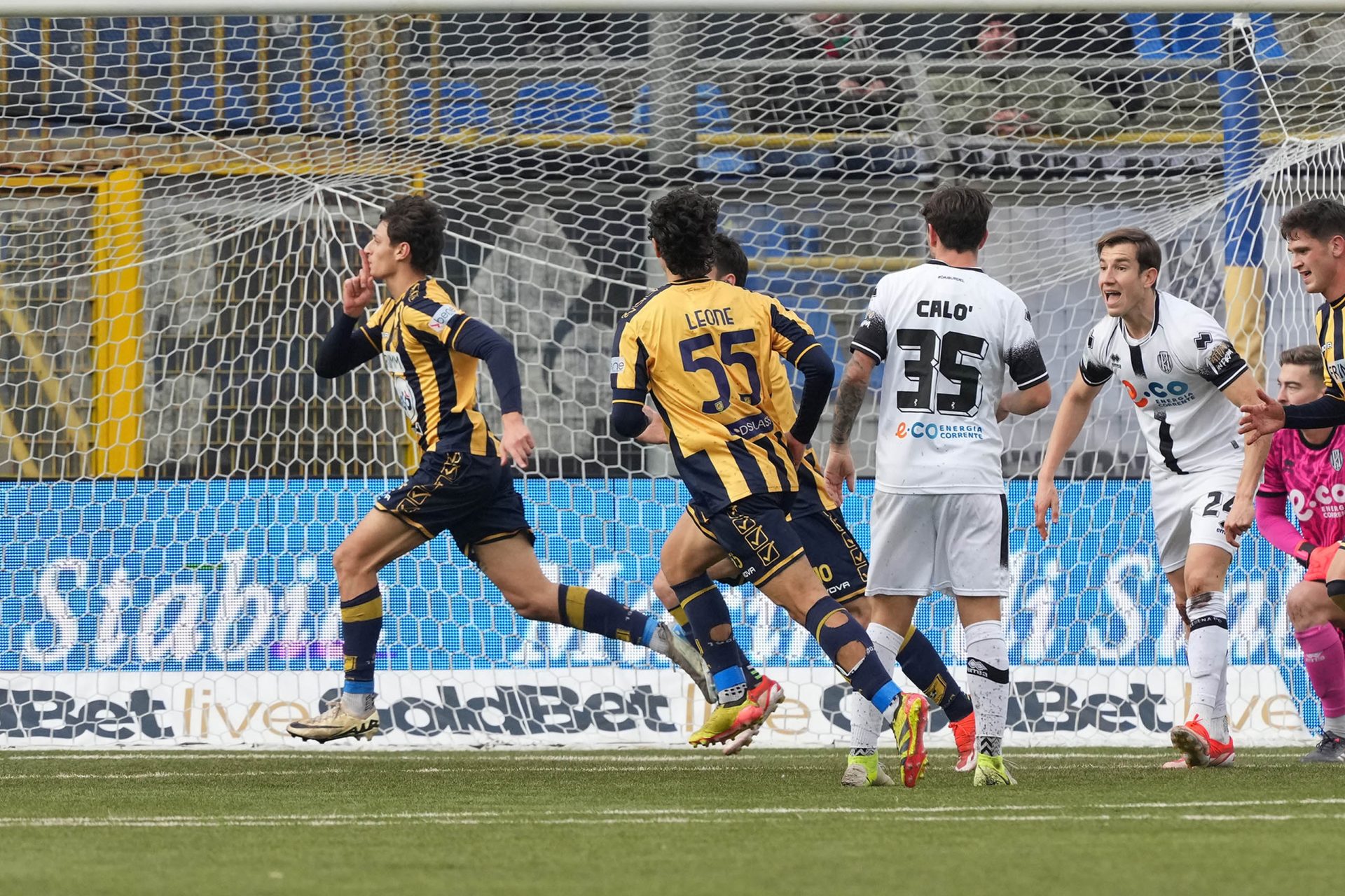 Primer gol como futbolista profesional con el Juve Stabia