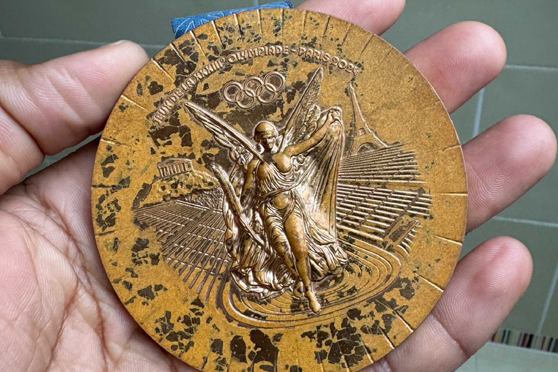 Medallas deterioradas