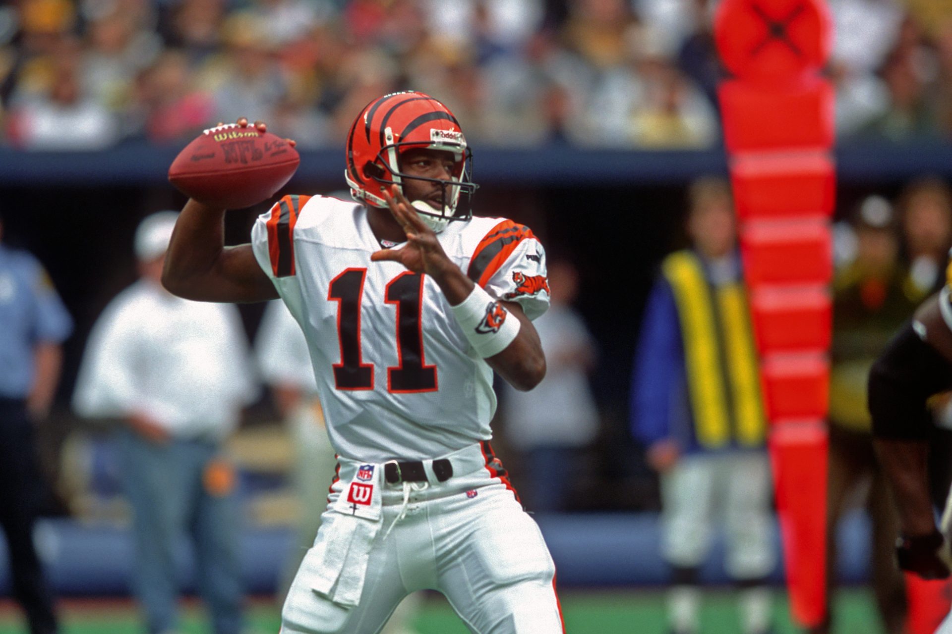 Cincinnati Bengals: QB Akili Smith, 3rd overall, 1999