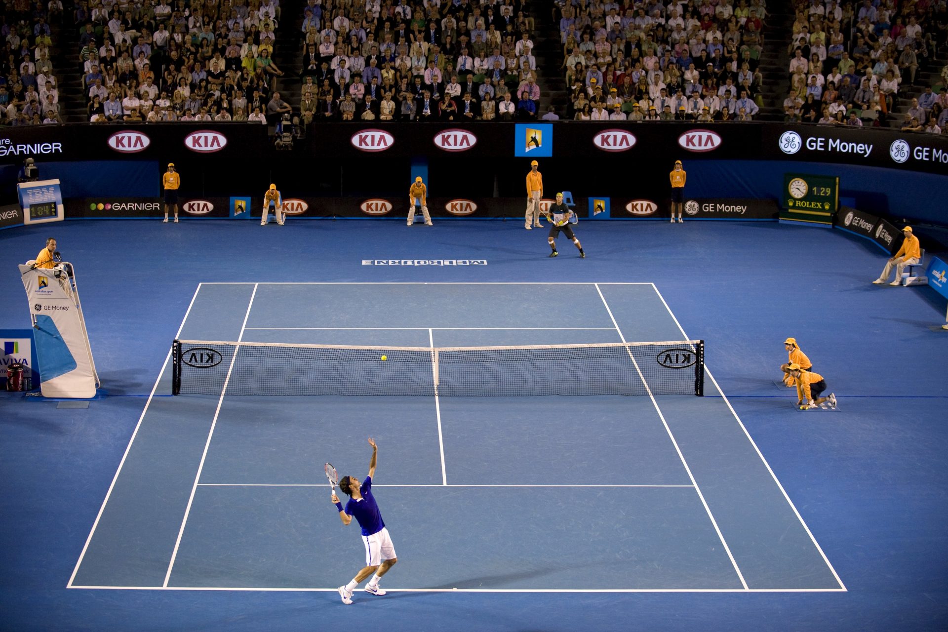 Federer rate le coche au premier set